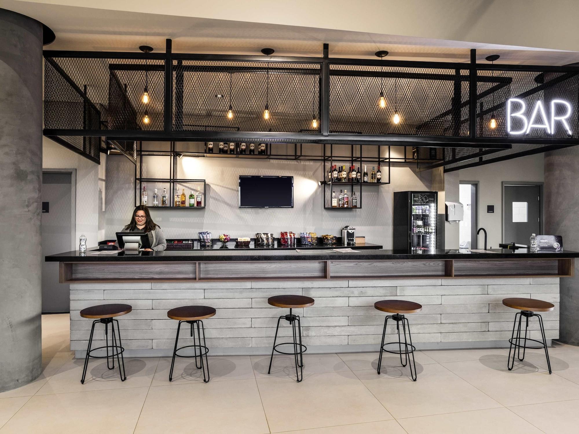 Bar/Salón Ibis Botucatu