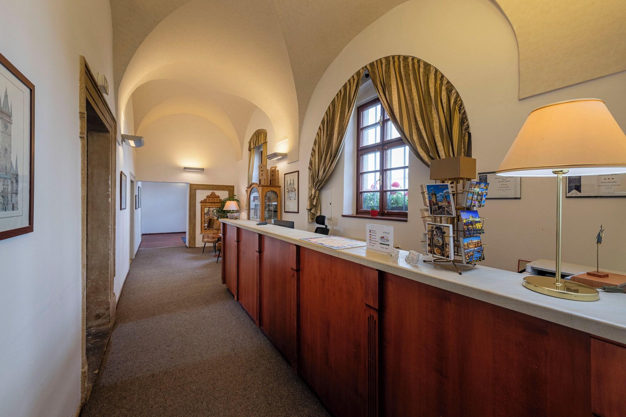 Vista Lobby Hotel Adalbert