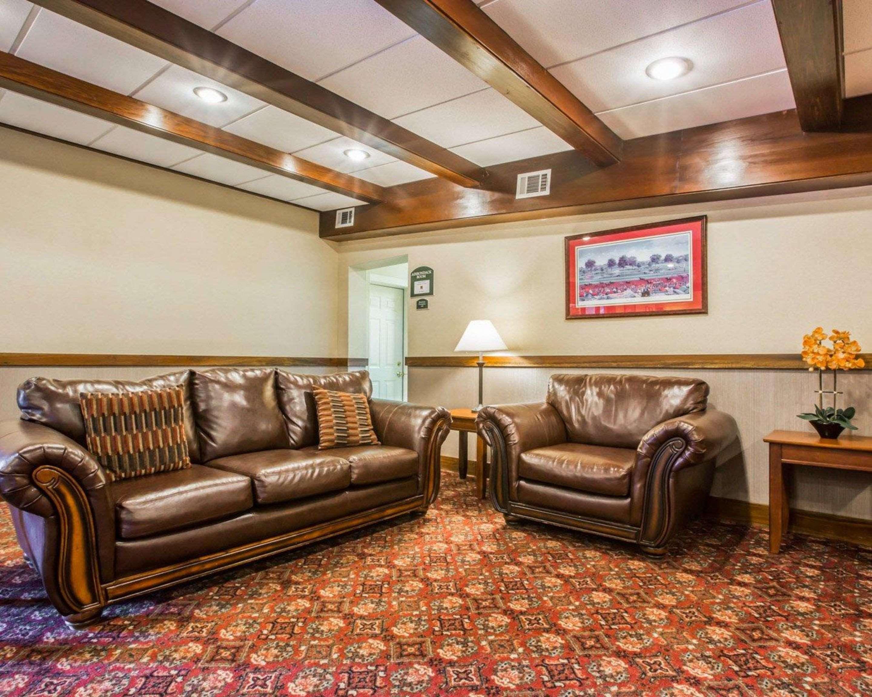 Vista Lobby Clarion Inn & Suites at the Outlets of Lake George