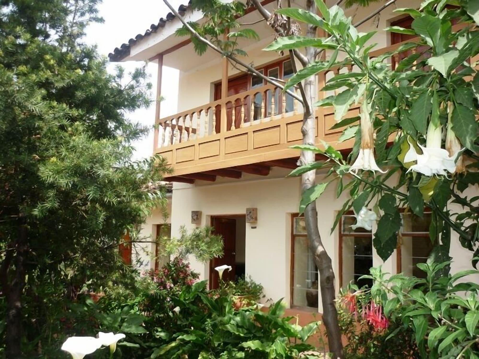 Vista Exterior Kukuli Lodge