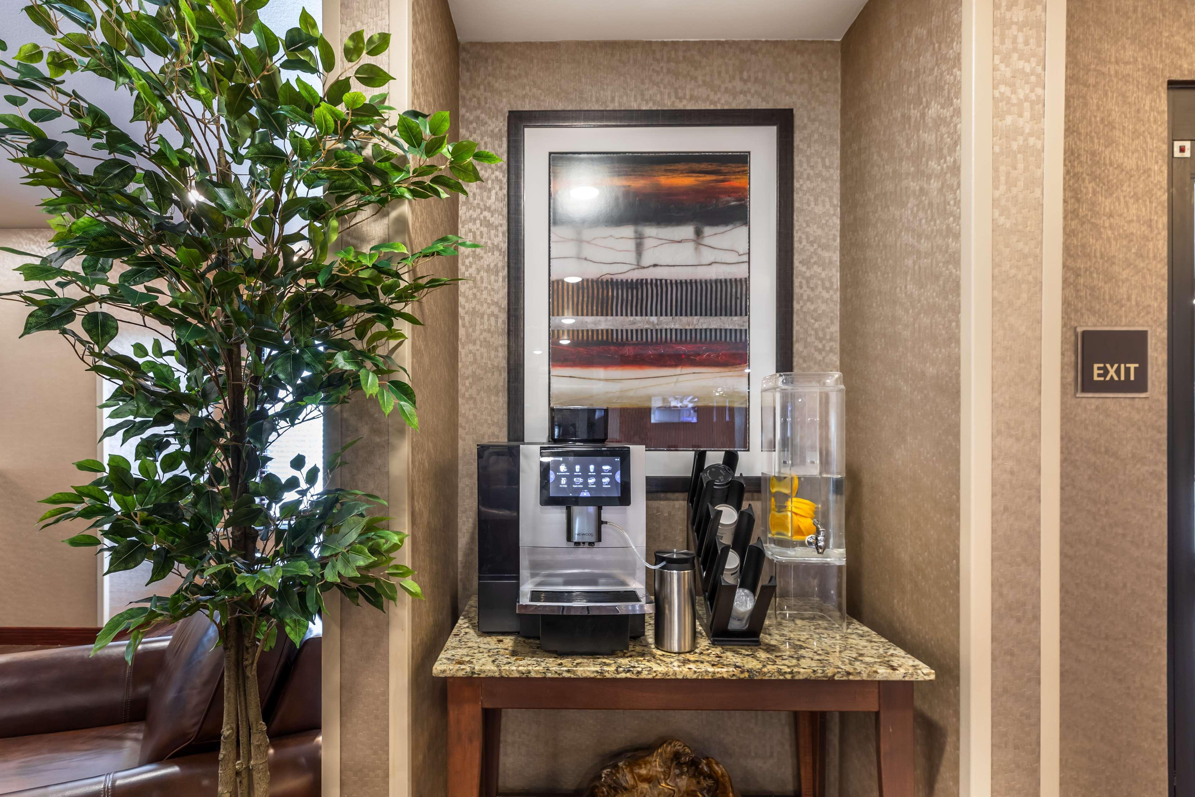 Vista Lobby Best Western Plus Casper Inn & Suites