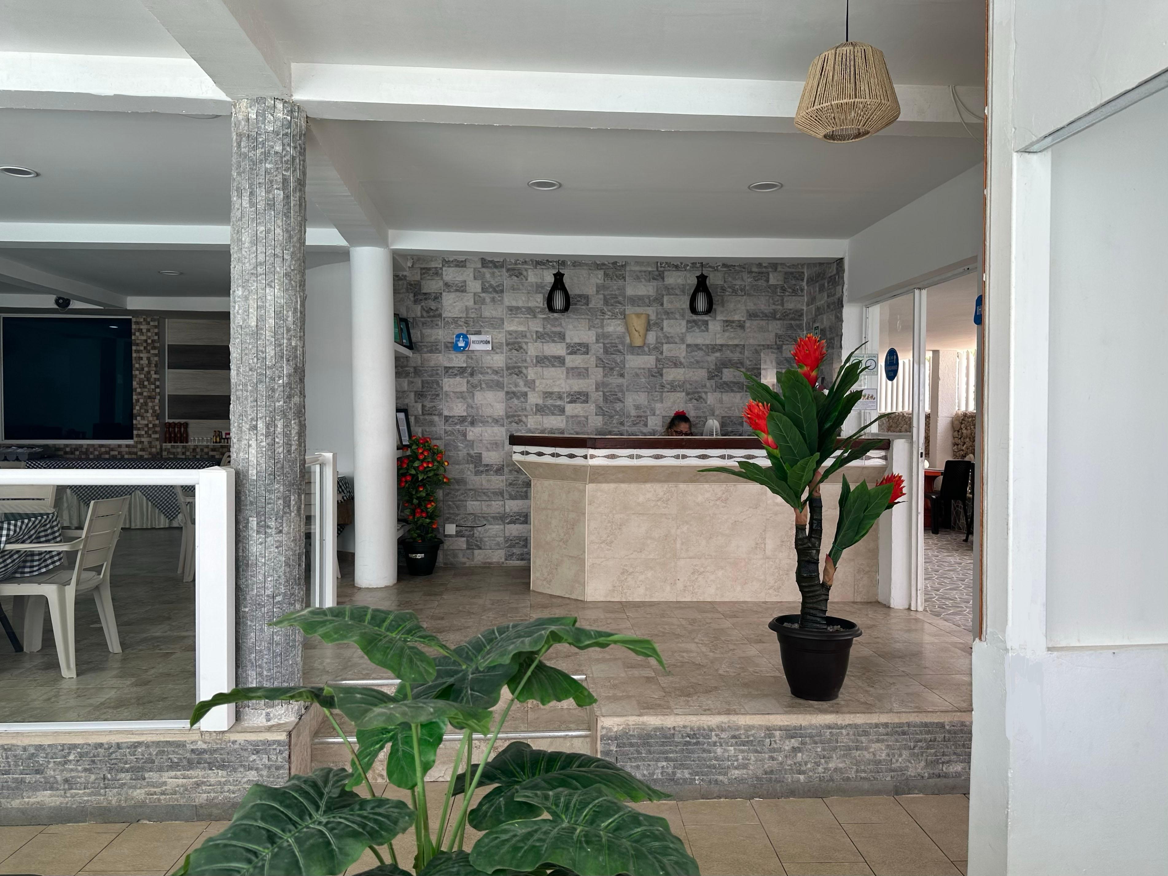 Vista Lobby Islands House Hotel