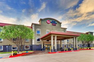 Alojamiento - Best Western Plus University Inn & Suites