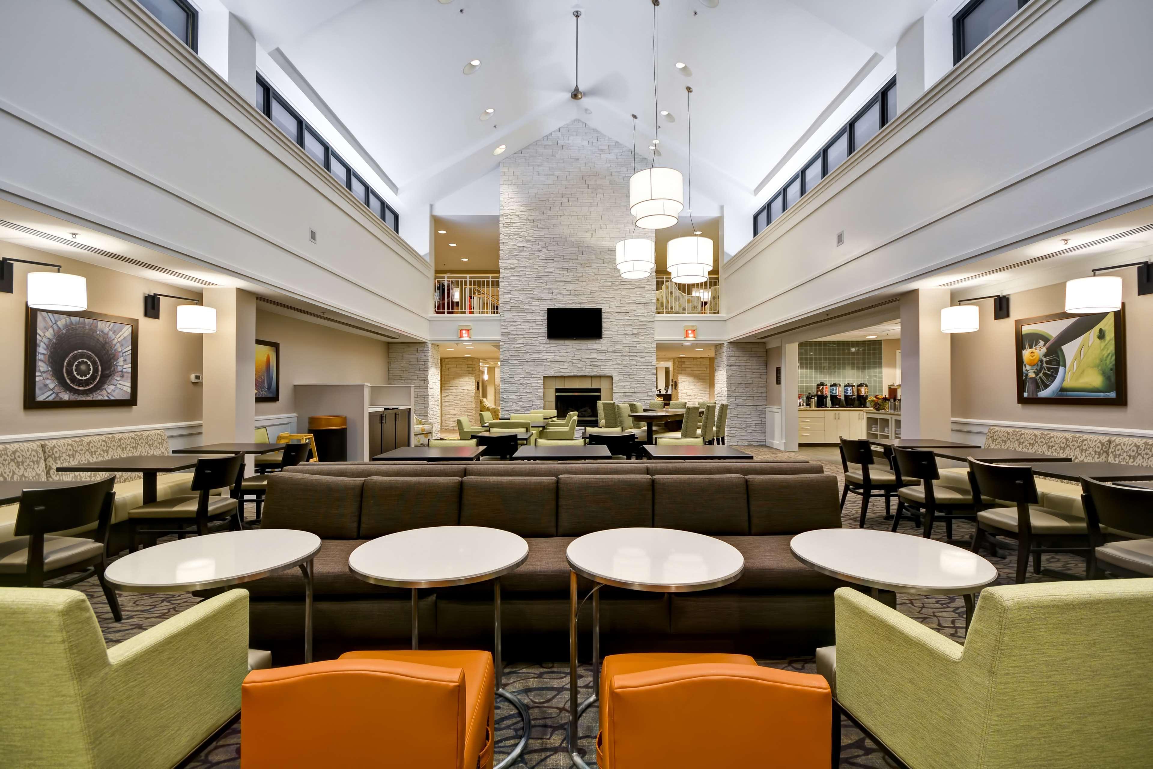 Vista Exterior Homewood Suites by Hilton Dulles Int'l Airport