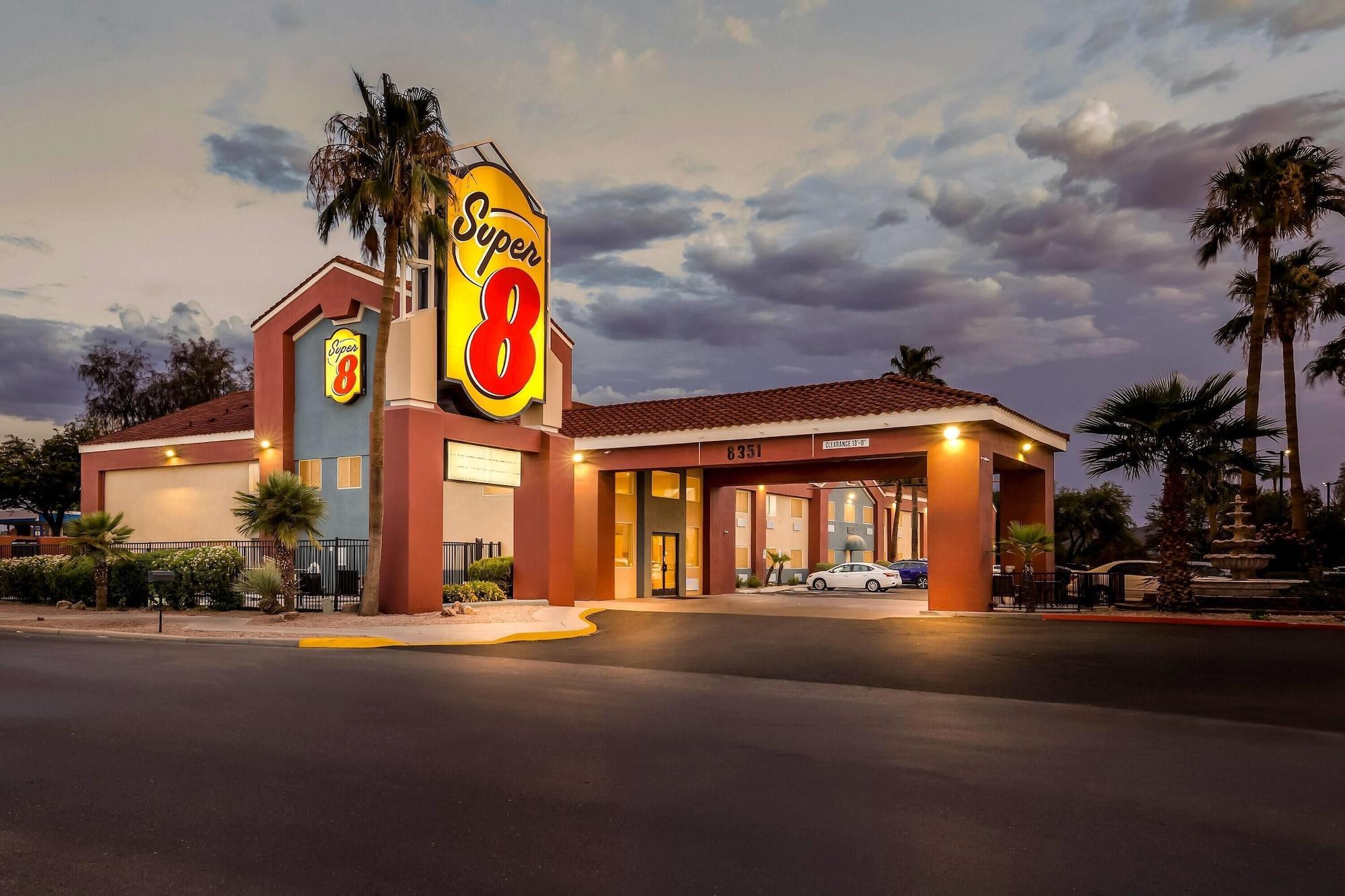 Vista Exterior Super 8 by Wyndham Marana/Tucson Area