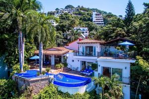 Renta temporal - Beautiful Private Villa Beachfront Location, Full Staff & transfers included
