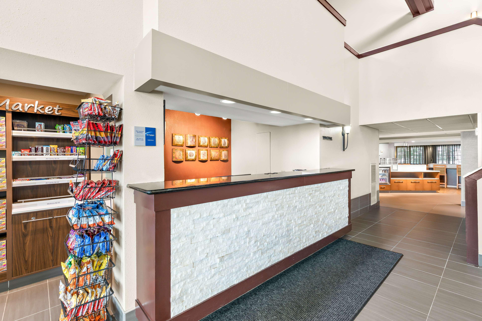 Vista Lobby Best Western West Towne Suites