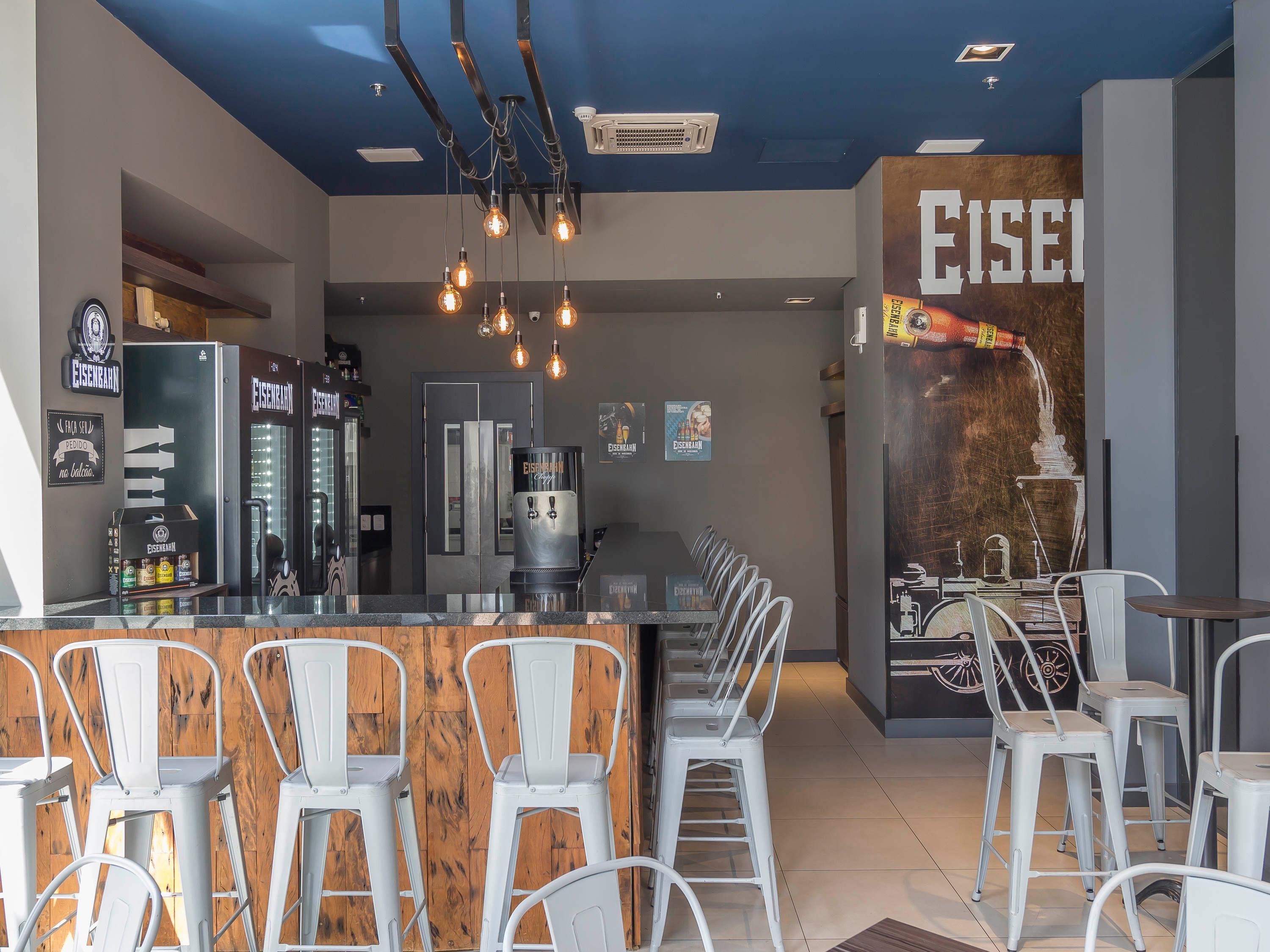 Bar/Salón ibis budget Blumenau