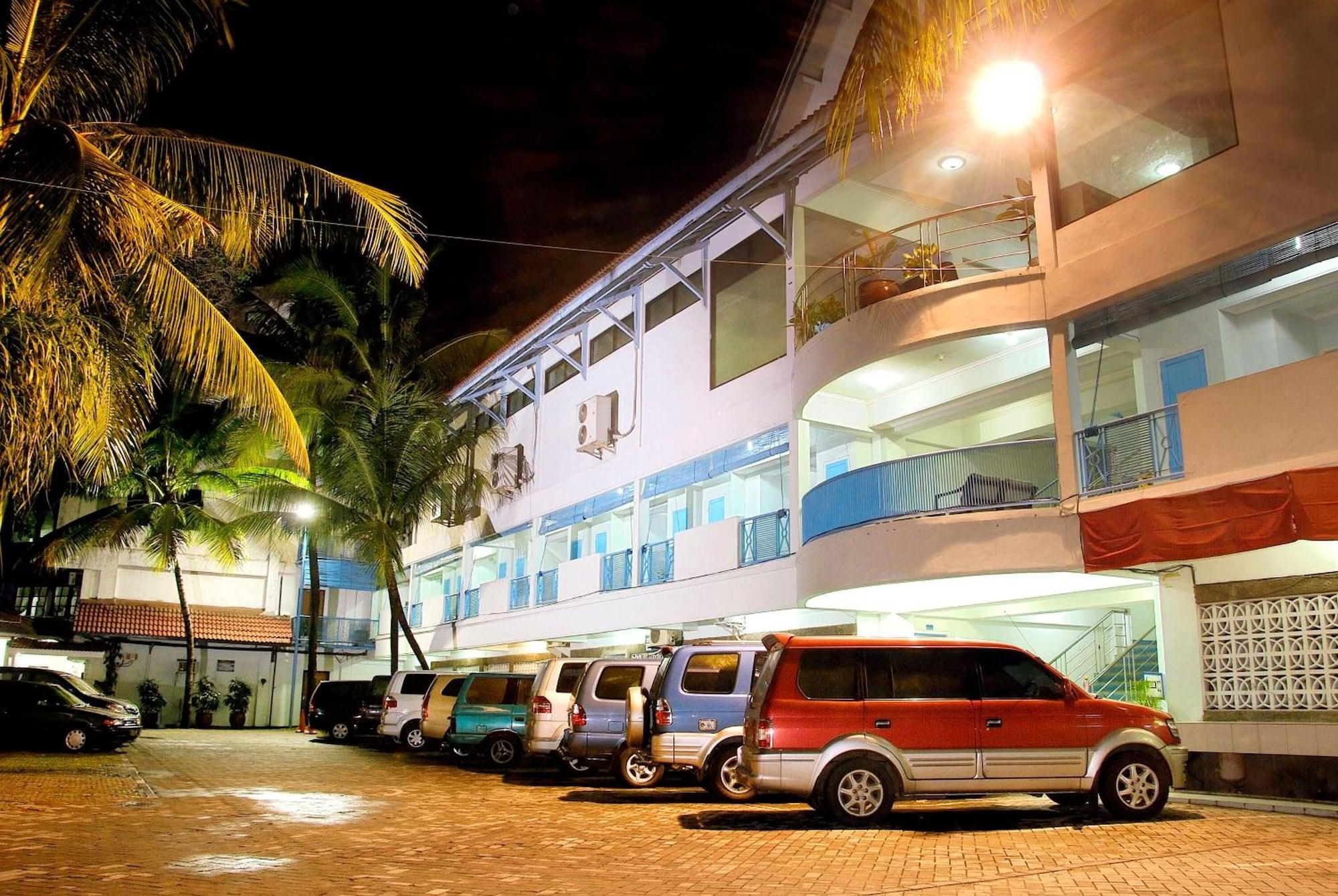 Vista Exterior Hotel Merdeka Madiun