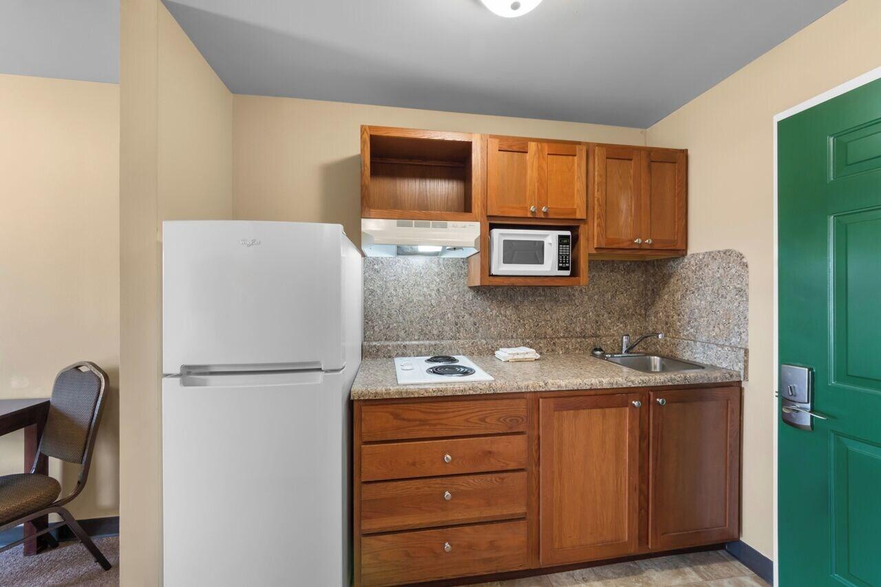 Equipamiento de Habitación Risewell Kitchen Suites Pleasanton