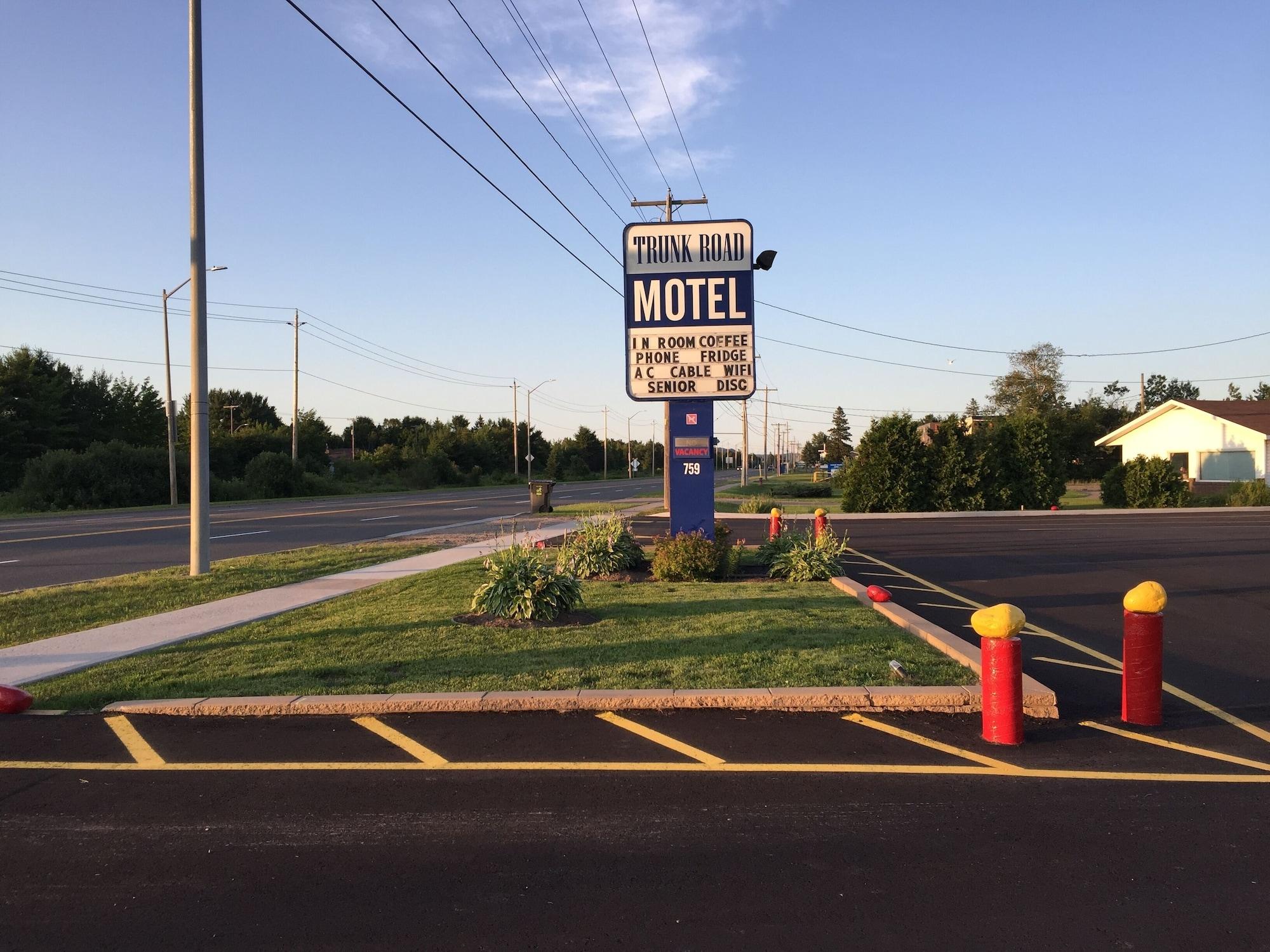 Varios Trunk Road Motel