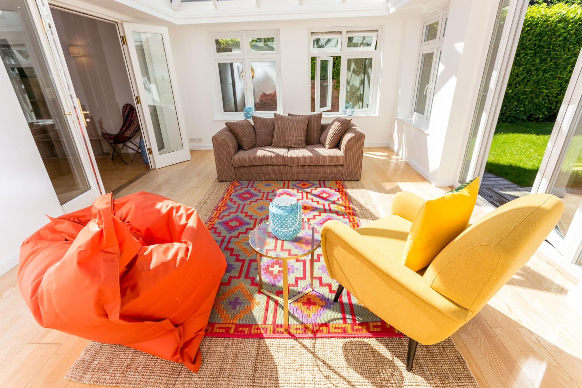The Queen Edith Place - Lovely 6BDR Home in Secluded Neighbourhood ...