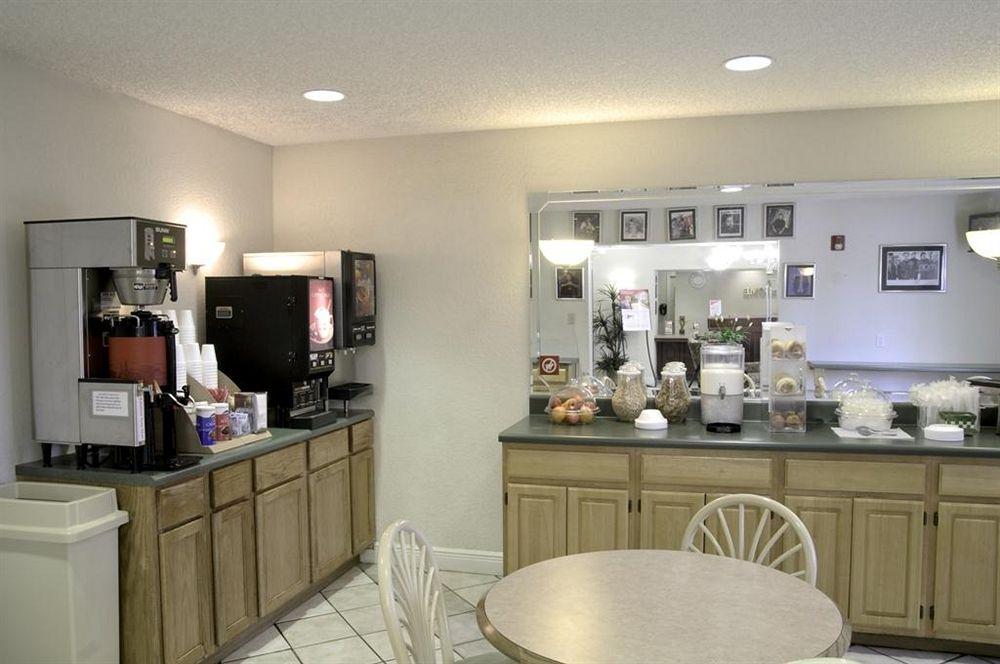 Restaurant Red Roof Inn & Suites Pensacola East - Milton