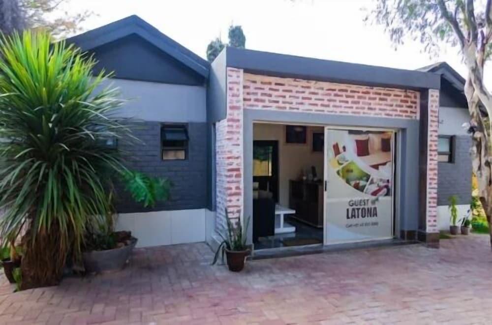 Vista Exterior Latona Guest House & Spa