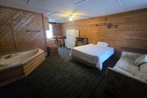 Alquiler Vacacional - AC3 Cozy 1-bedroom cabin in peaceful Chassell with AC