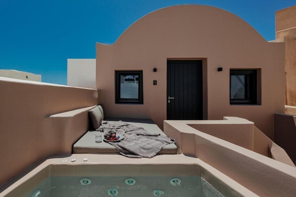 Spa Akri Santorini with heated Jacuzzi