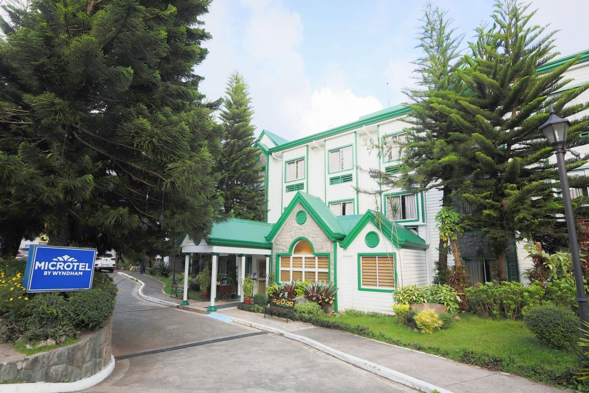 Vista Exterior Microtel by Wyndham Baguio