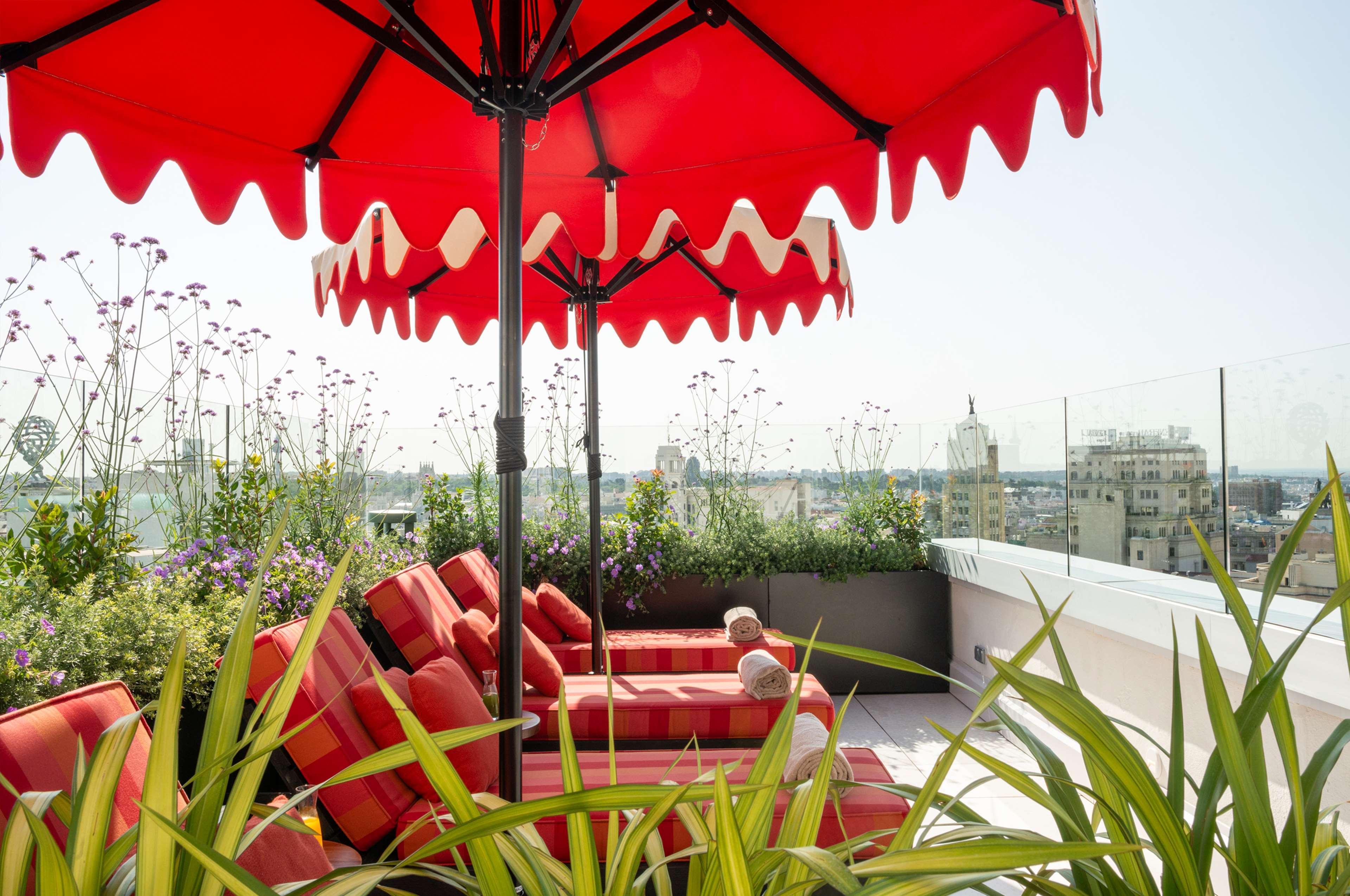 Vista Exterior Hotel Montera Madrid, Curio Collection By Hilton