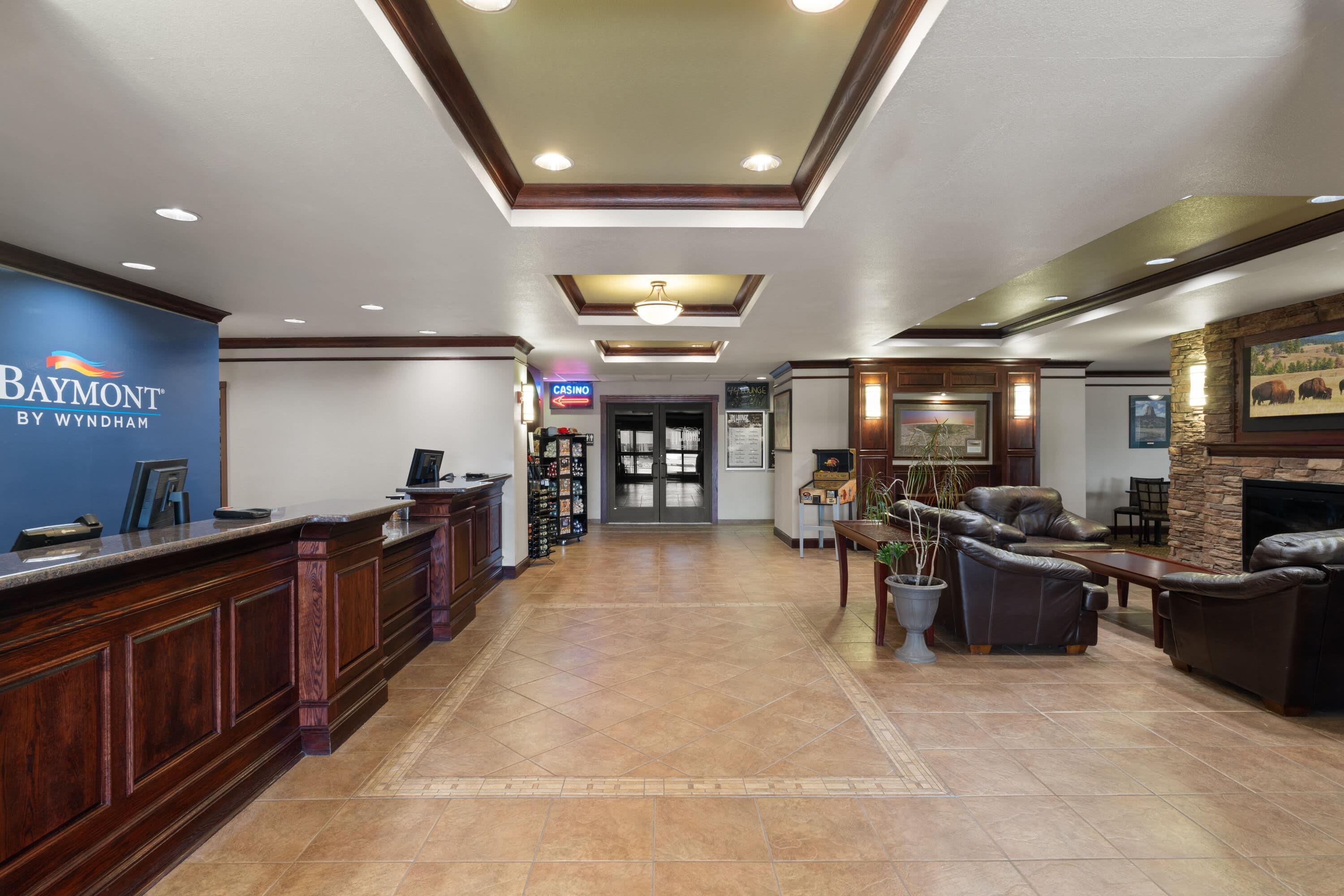 Vista Lobby Baymont Inn & Suites by Wyndham Sturgis