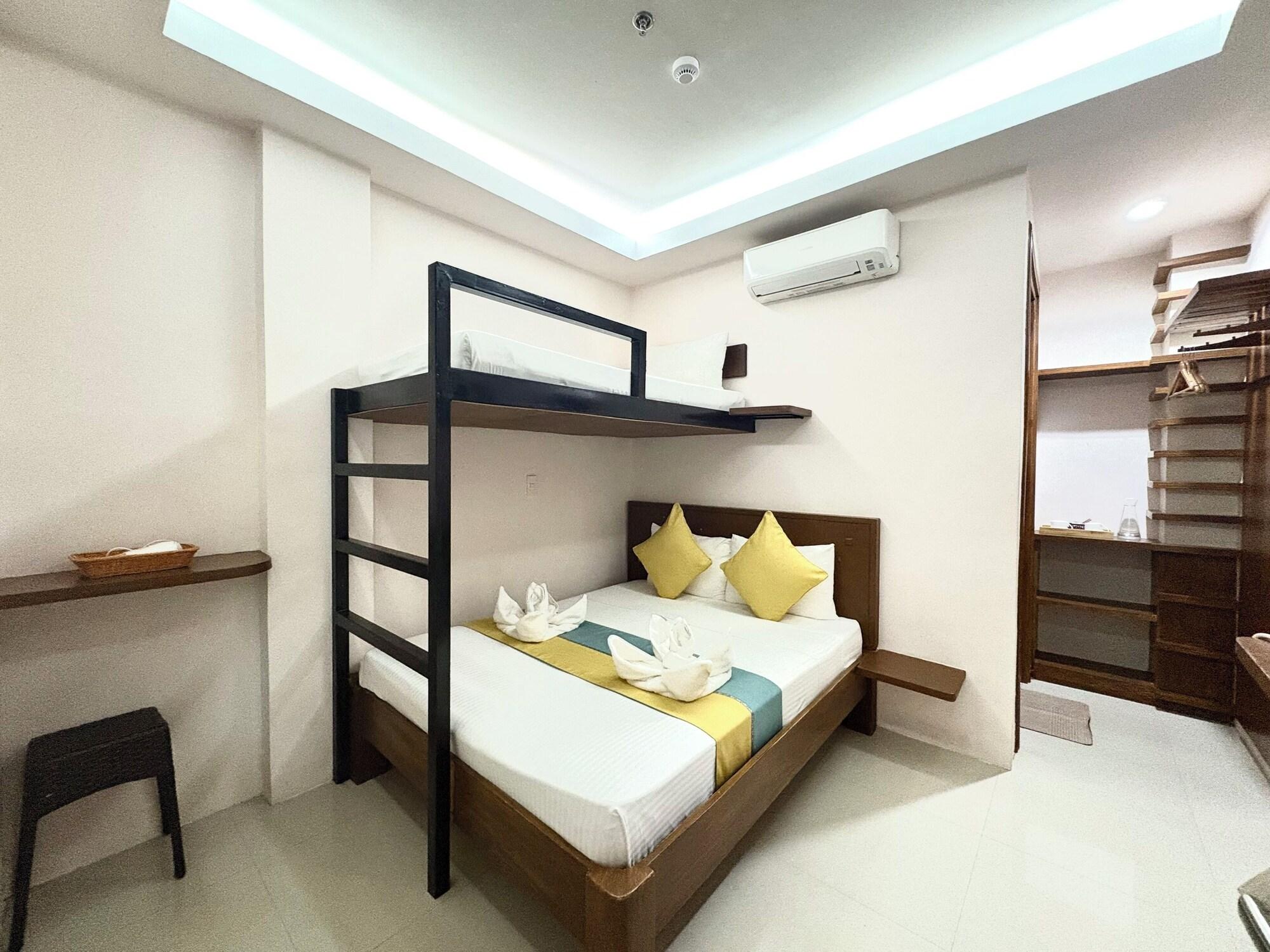 Varios Sunburn Suites Coron
