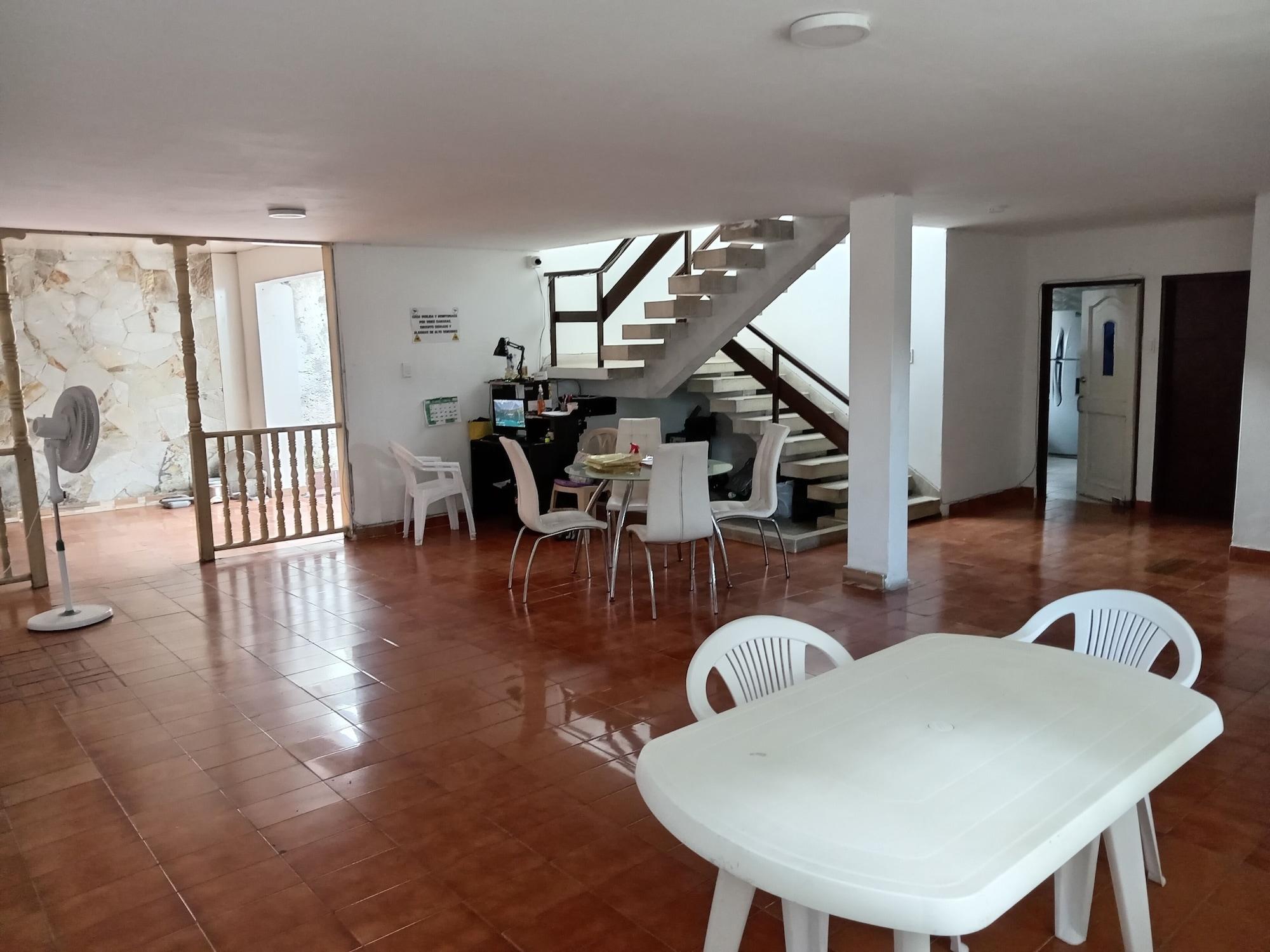 Sala de Reuniones Linda Casa Vacacional Andy-Cali