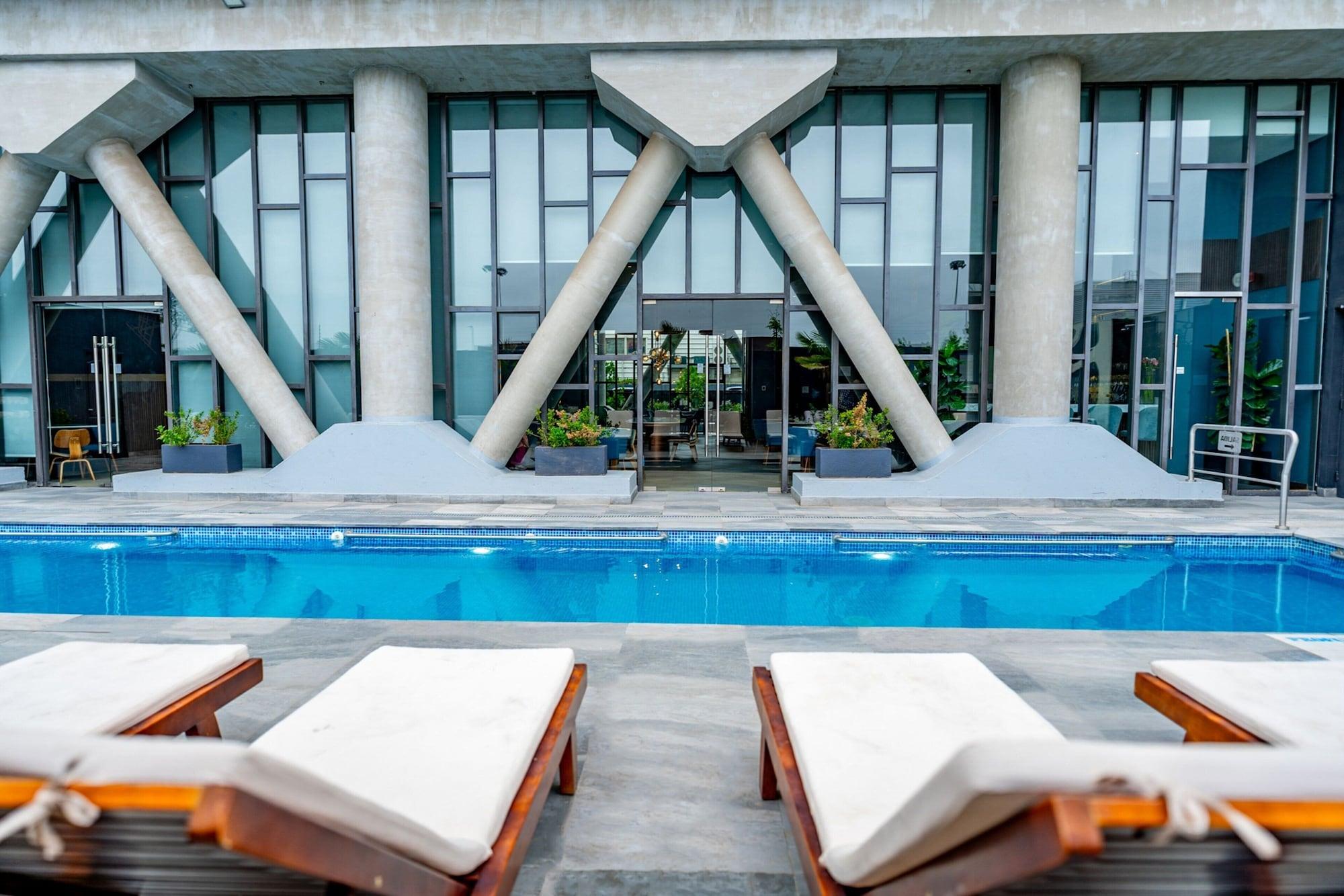 Vista Piscina Courtyard by Marriott Santiago Airport