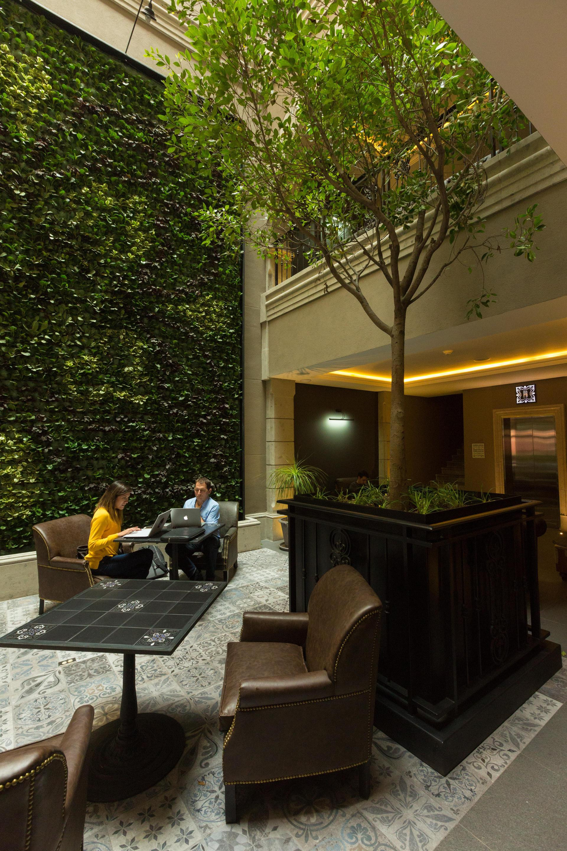 Vista Lobby Historico Central Hotel