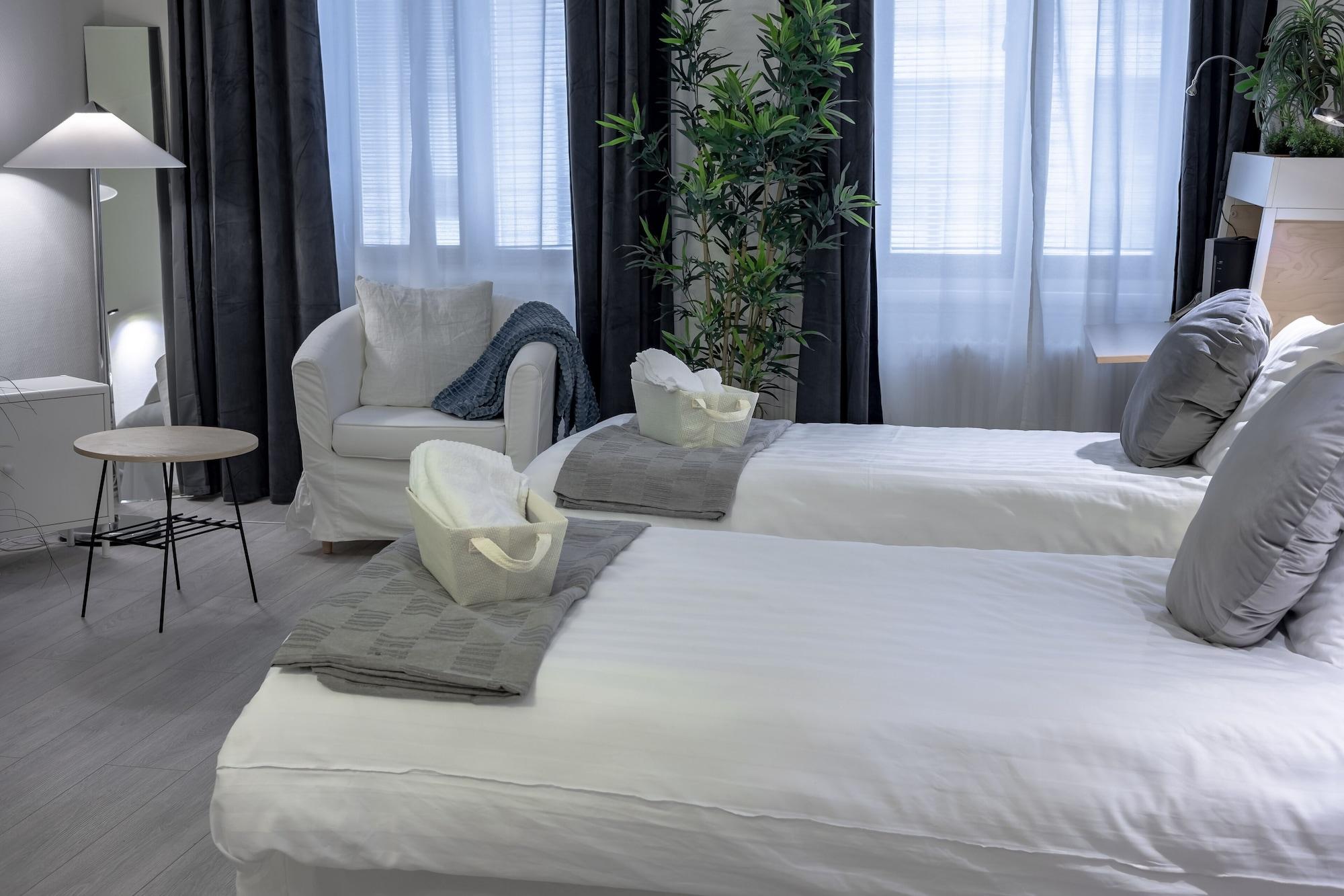Varios Hotel Lemonade