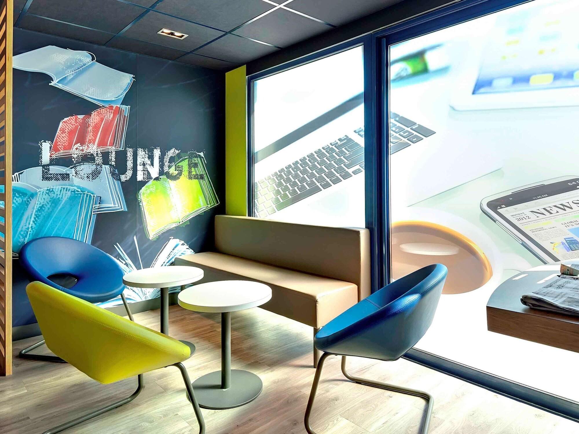 Vista Lobby Ibis Budget La Roche sur Yon