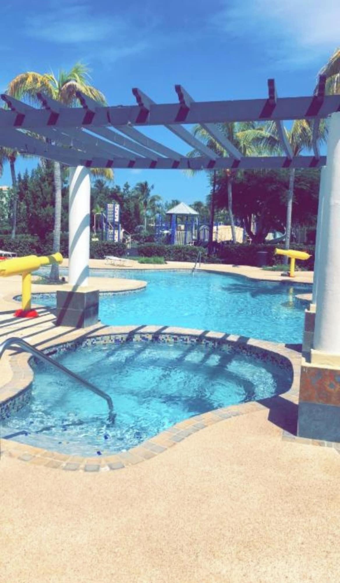 Vista Exterior Beachside Adventure Suites