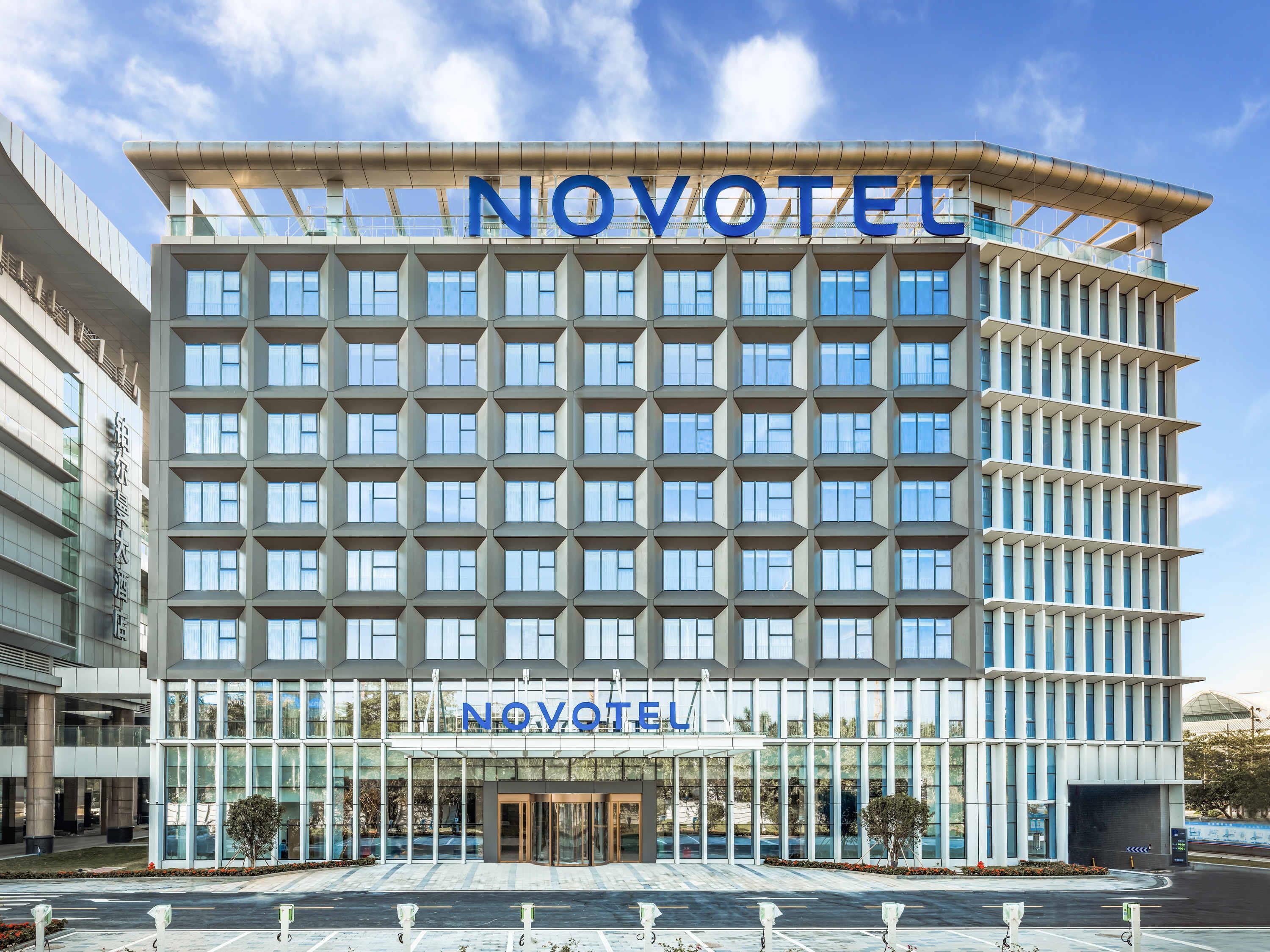 Vista Exterior Novotel Guangzhou Baiyun Airport