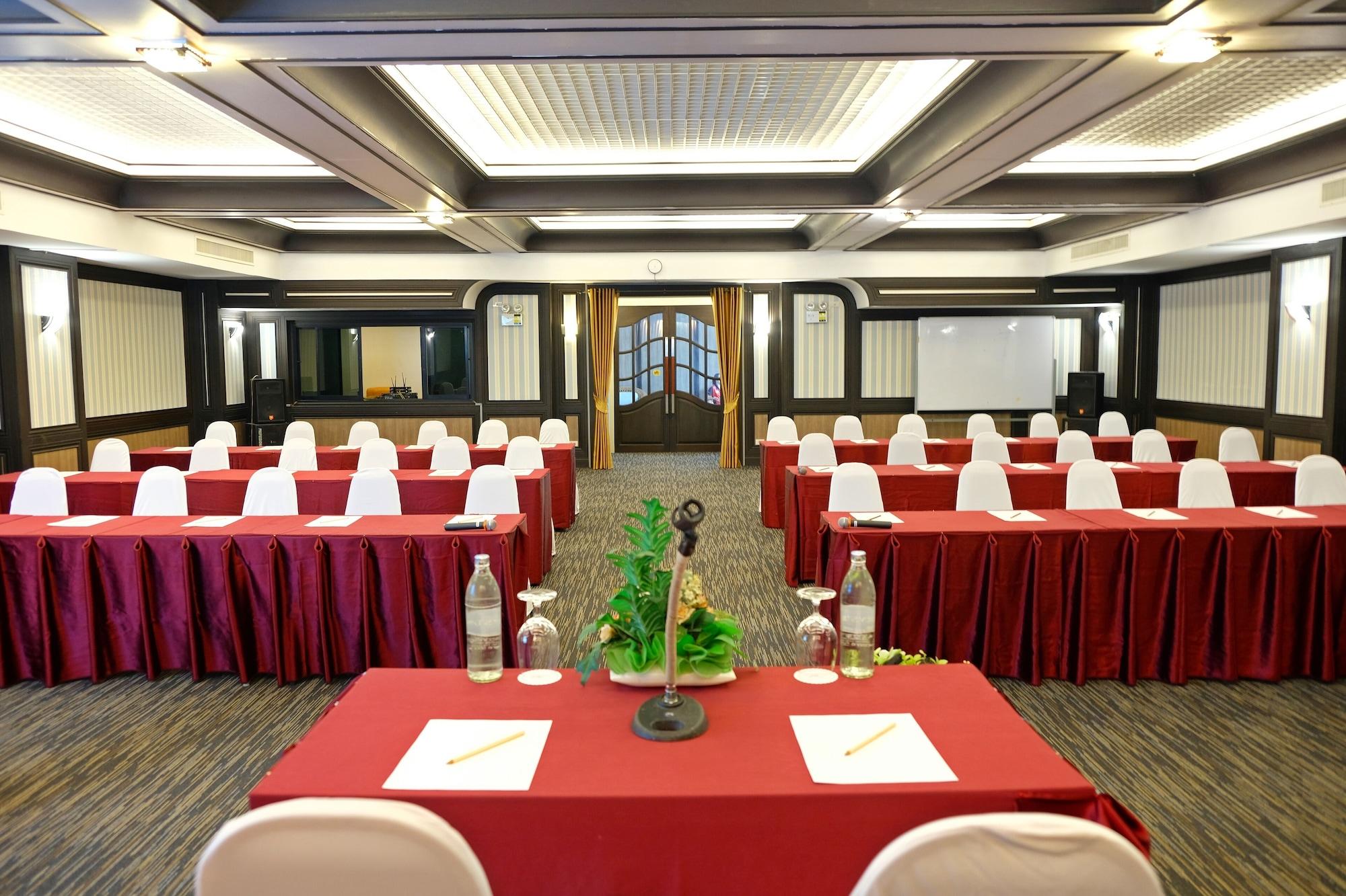 Varios Ananda Lanta Resort