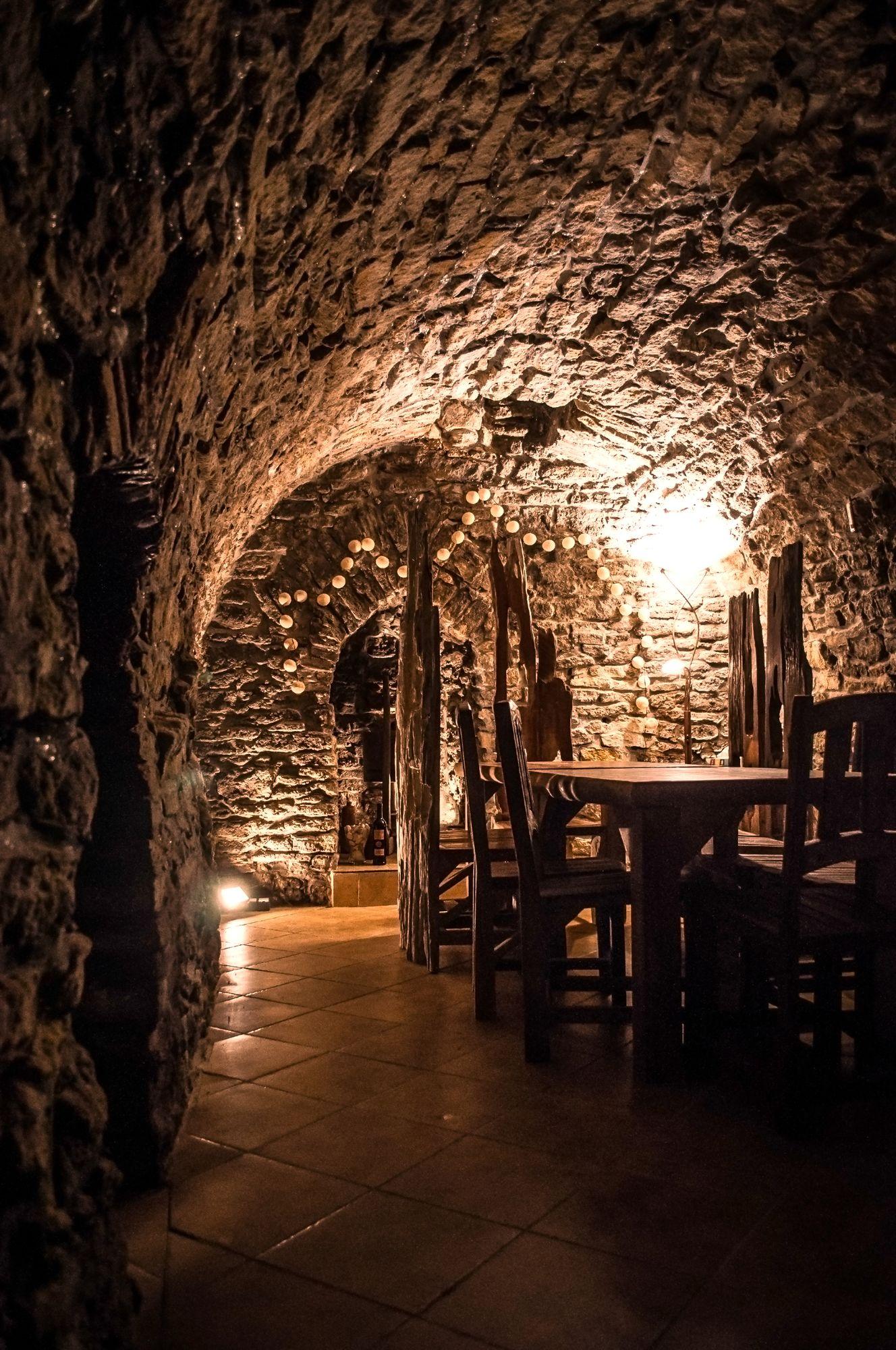 Varios House of Roses