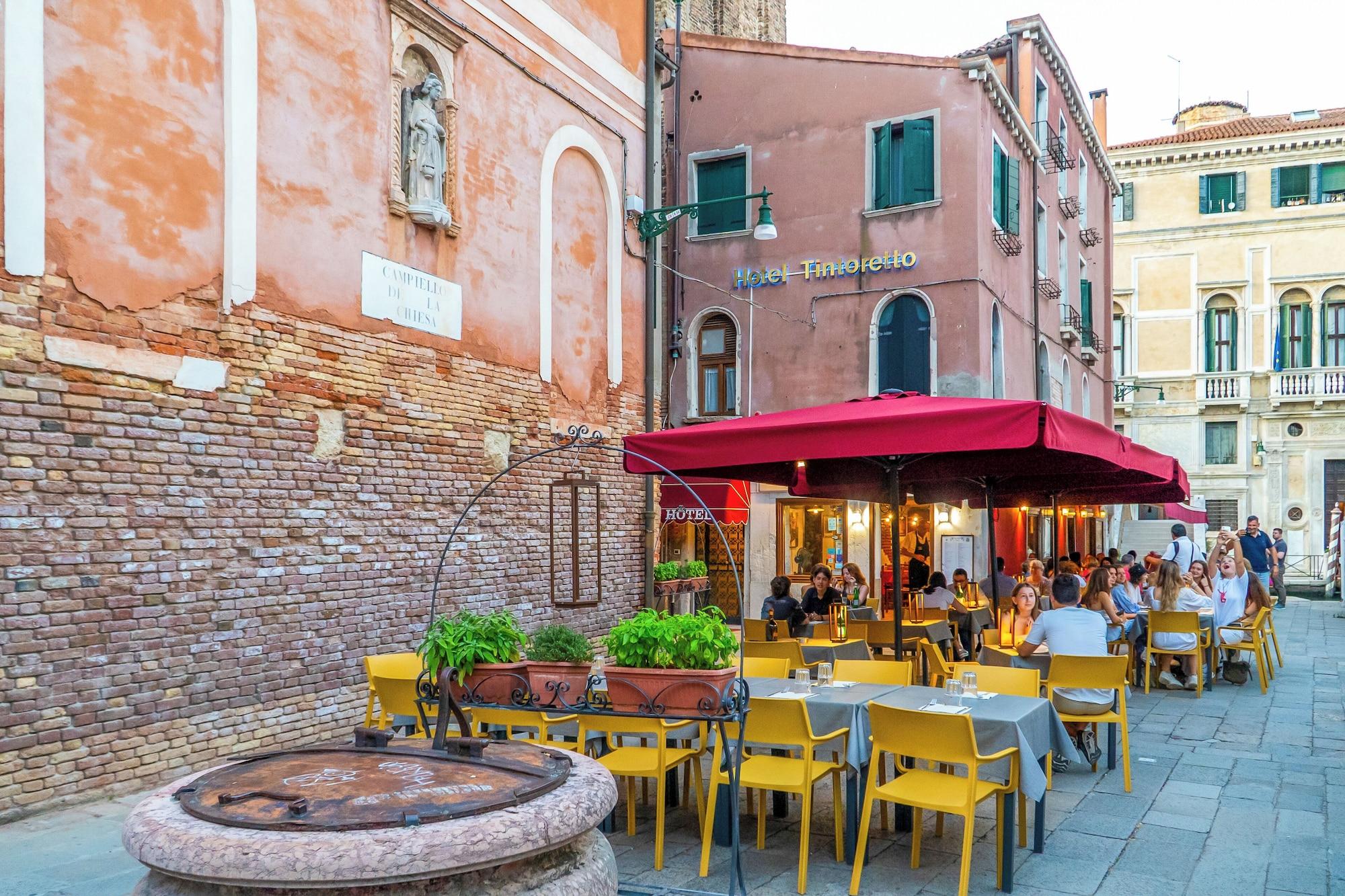 Varios Hotel Tintoretto