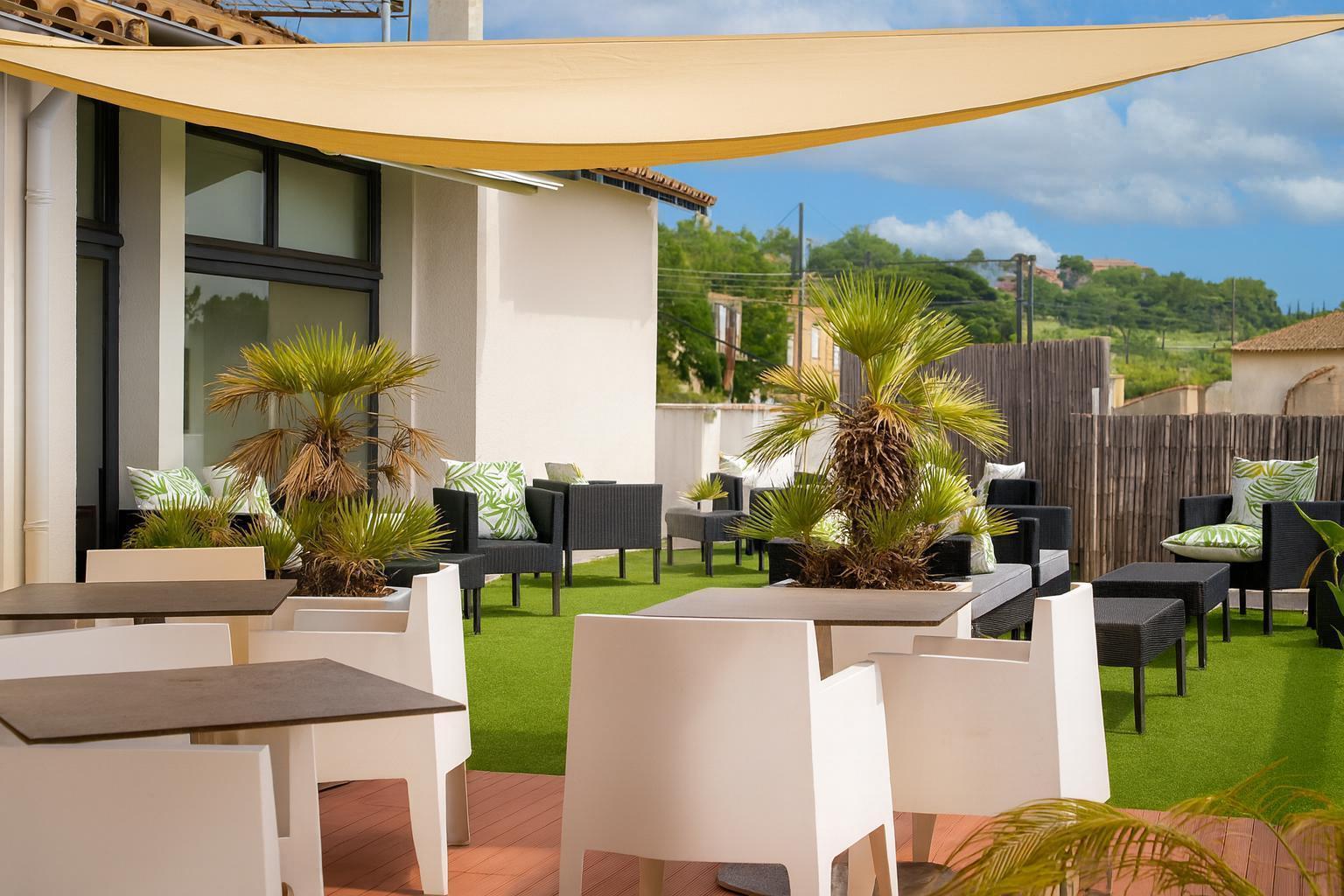 Vista Exterior Cit’Hotel L’Oasis d’Avignon