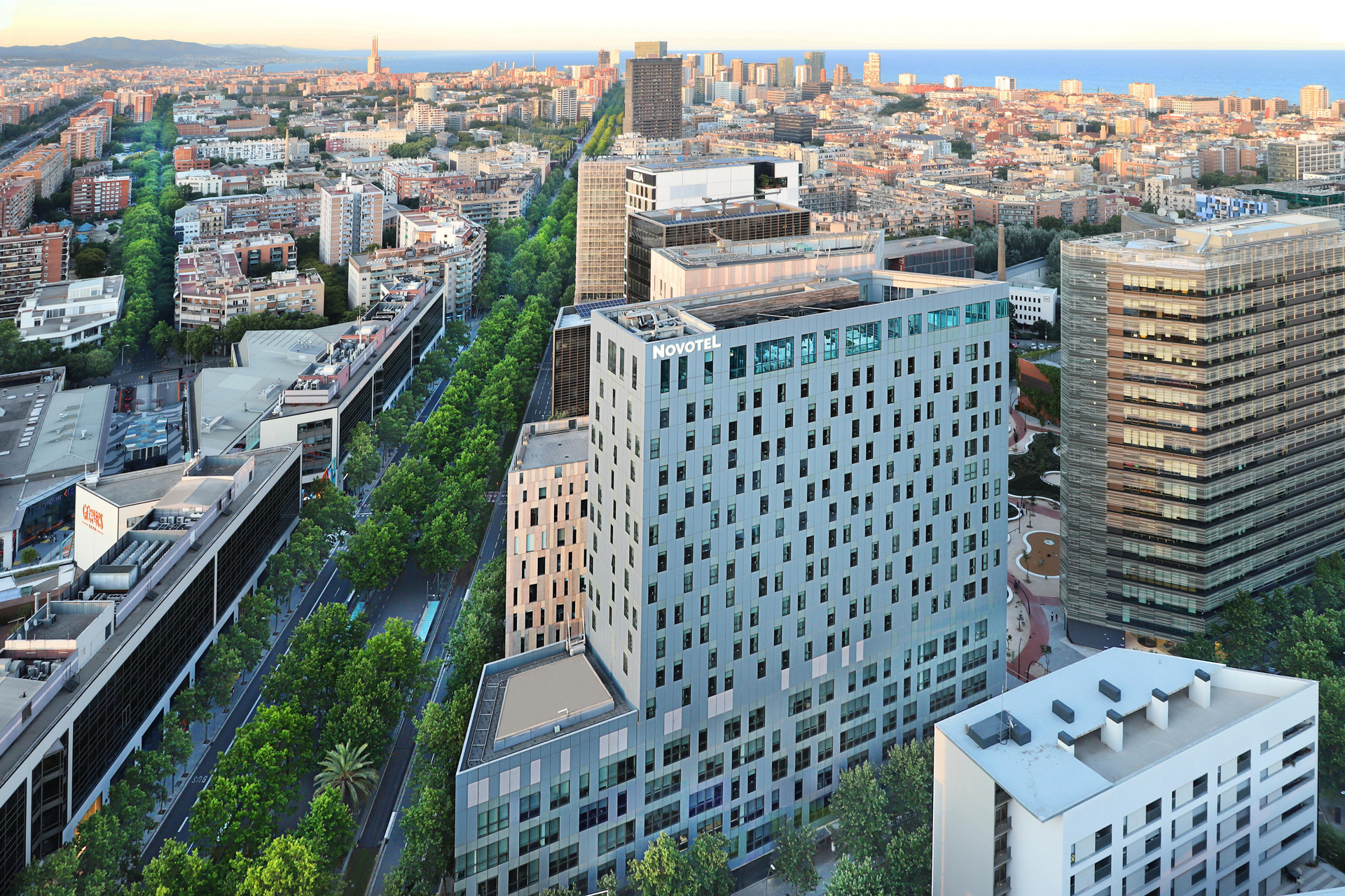 Vista Exterior Novotel Barcelona City
