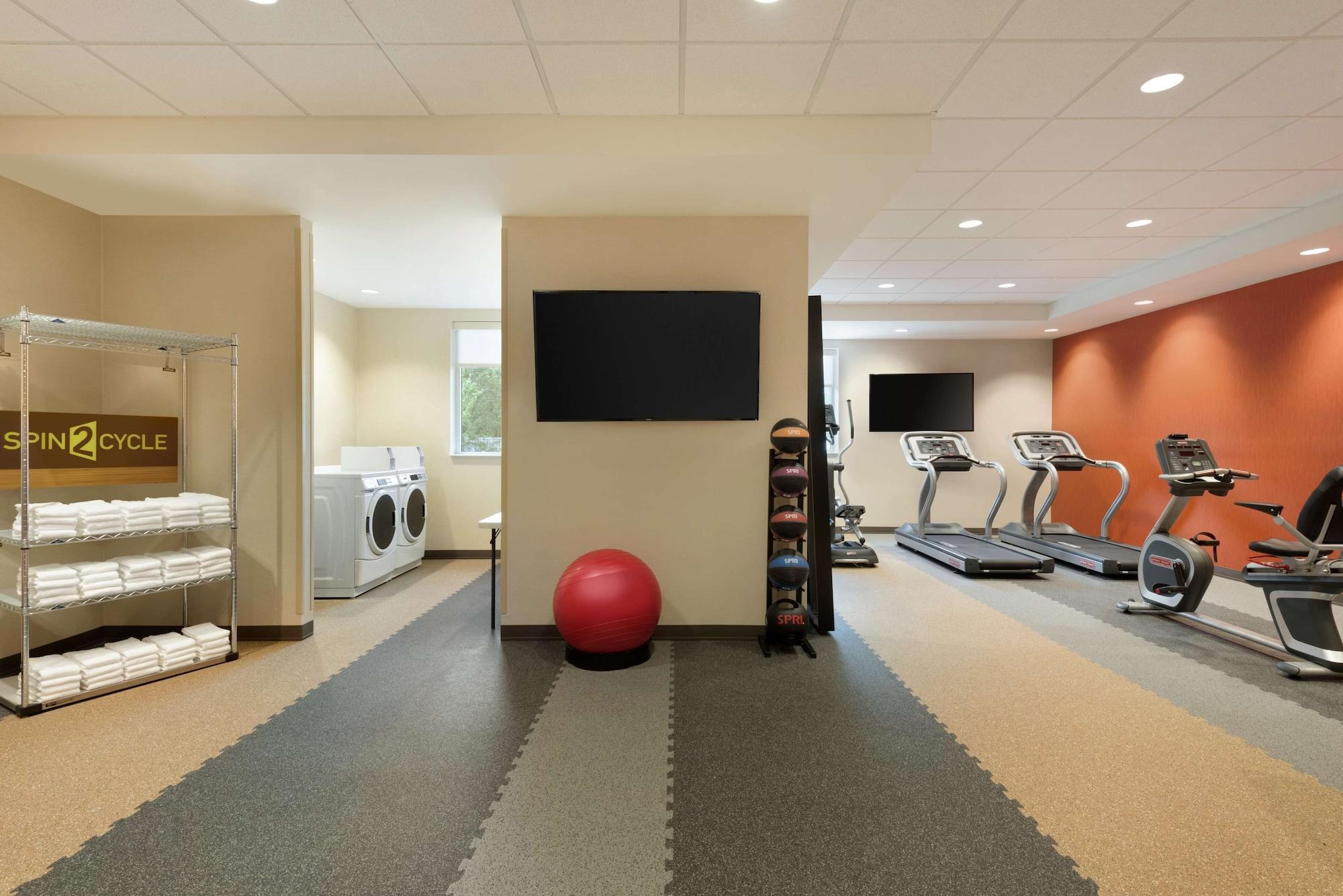 Gimnasio Home2 Suites by Hilton Middleburg Heights Cleveland