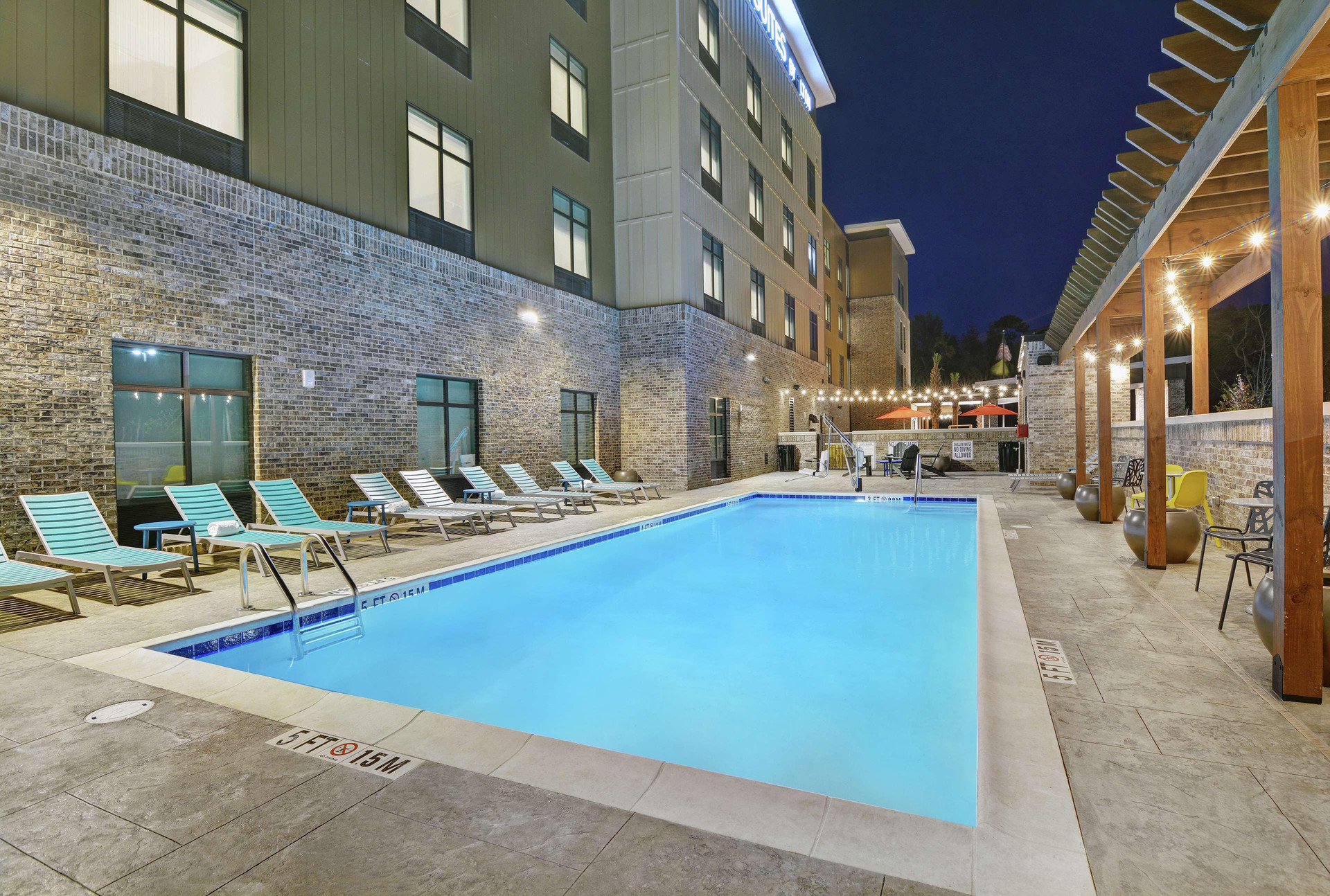 Vista Piscina Home2 Suites by Hilton Charleston Daniel Island