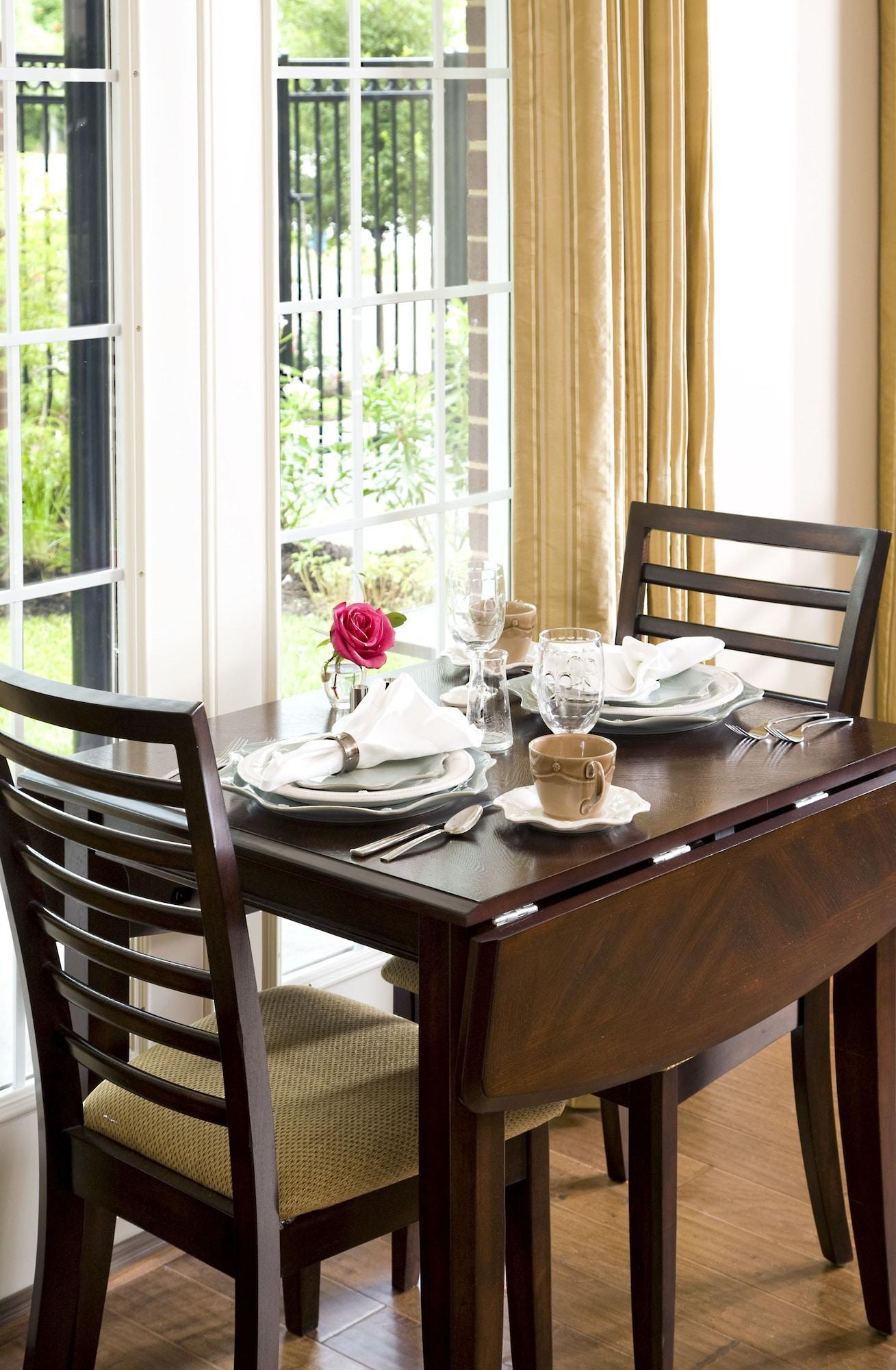 Restaurant La Maison in Midtown an urban B&B