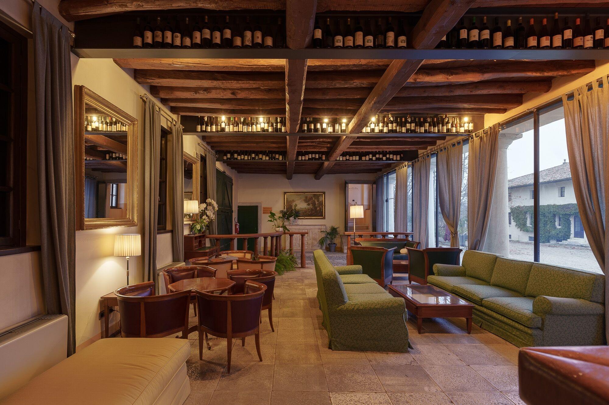 Vista Lobby Hotel Villa Policreti