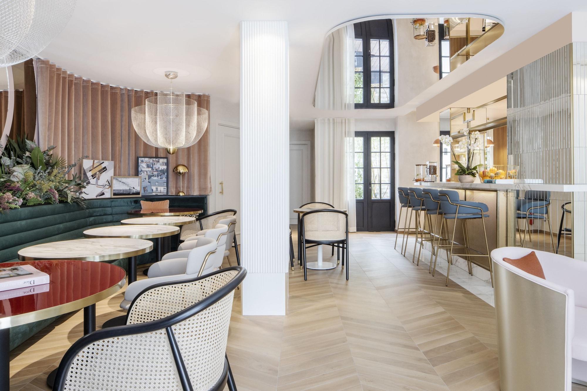 Varios Hotel Parisianer