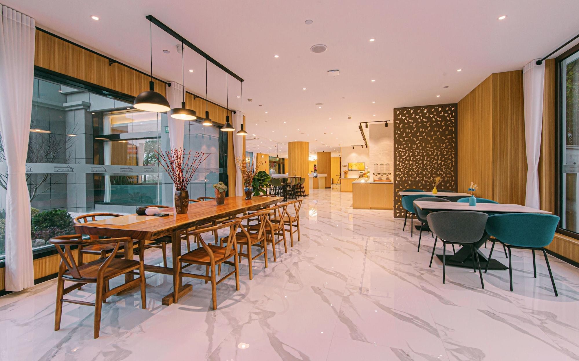 Vista Lobby Shanghai JOYFUL YARD Hotel