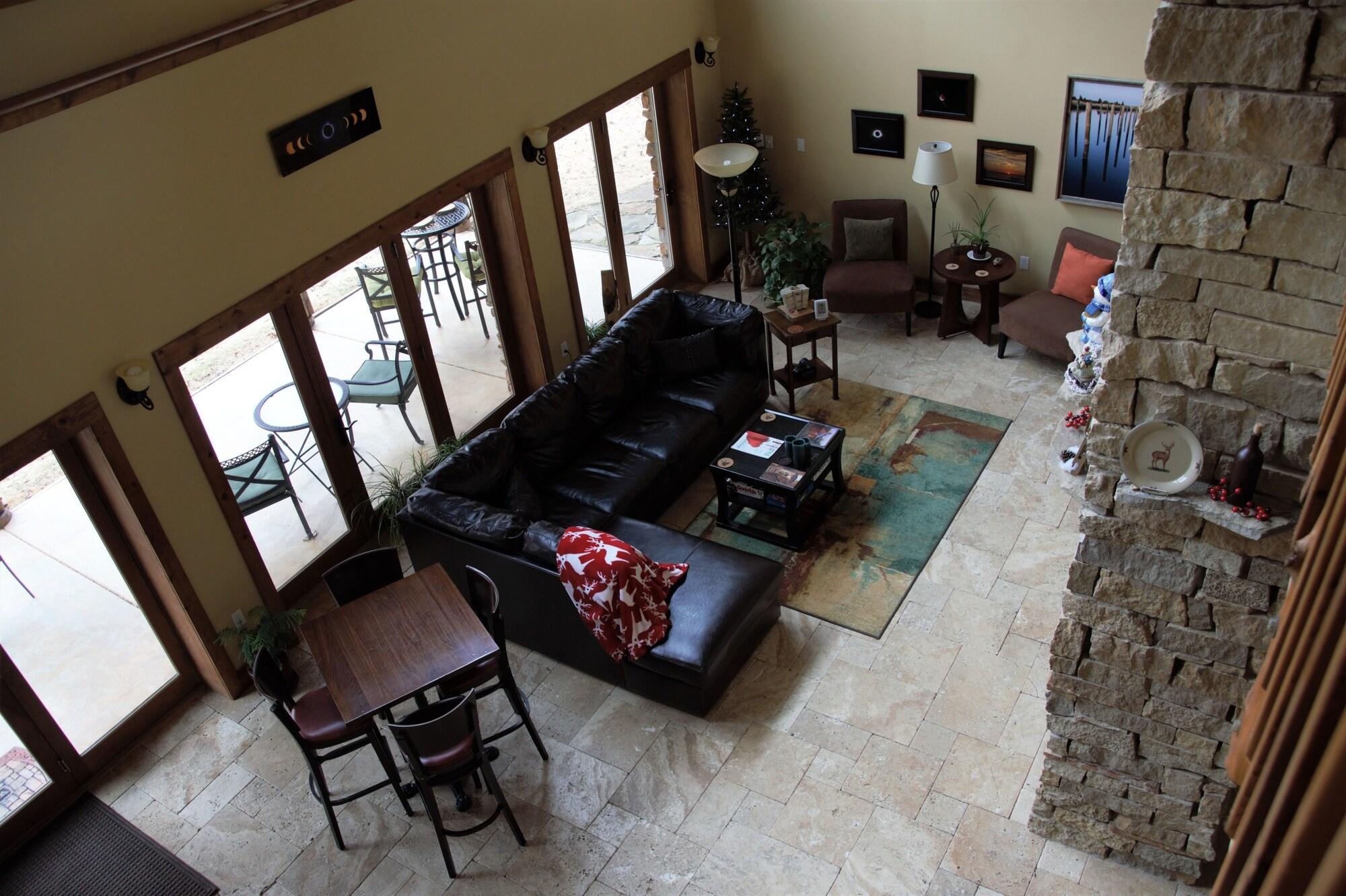 Vista Lobby Makanda Inn