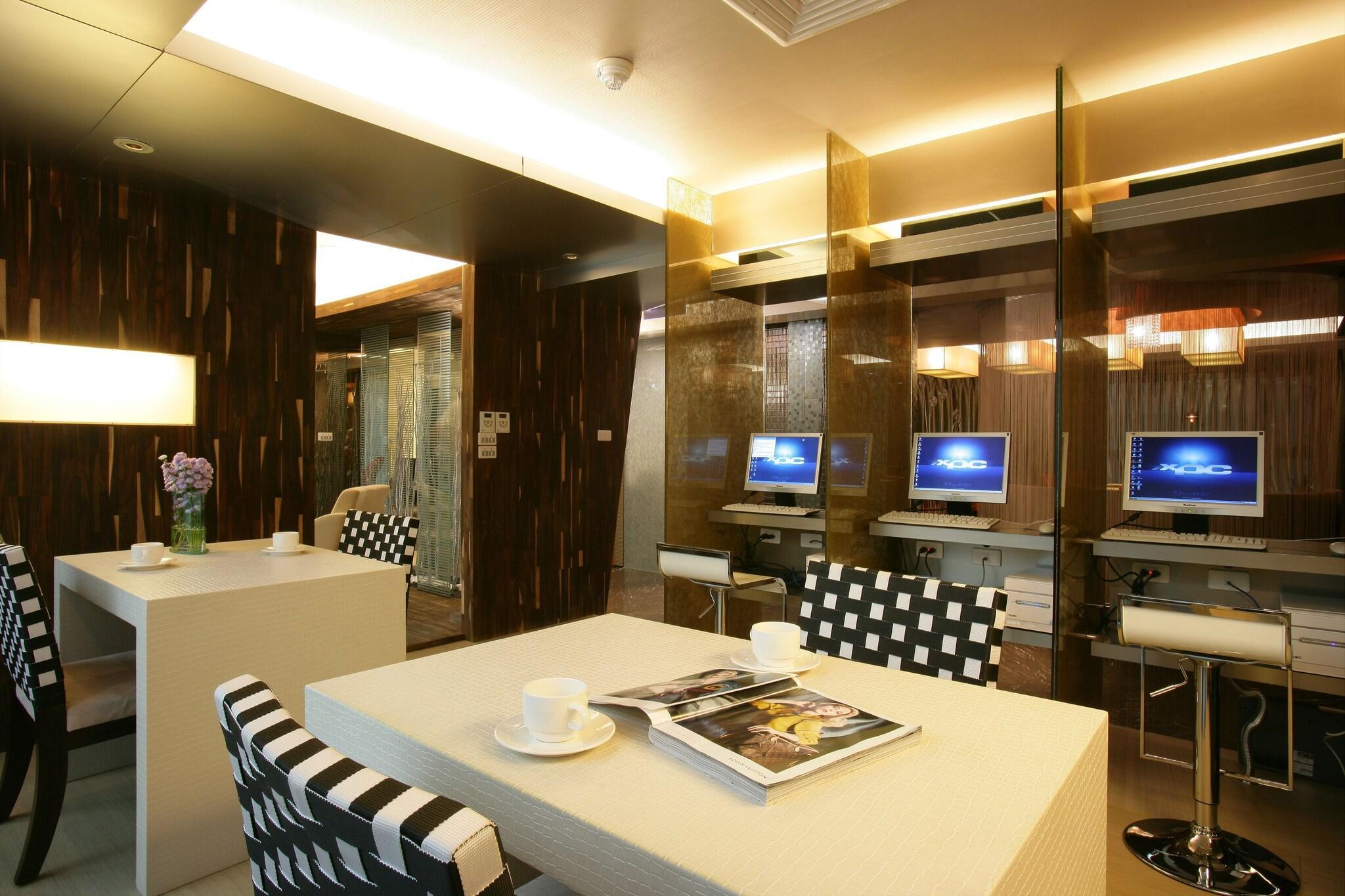 Centro de Negocios In One City Inn