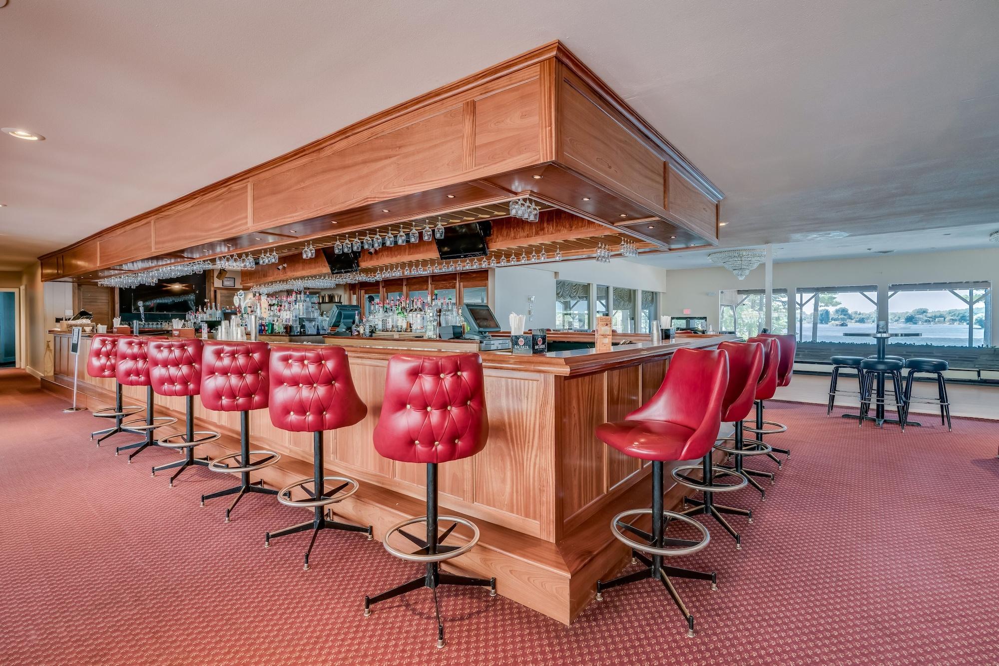 Bar/Salón Bonnie Castle Resort & Marina