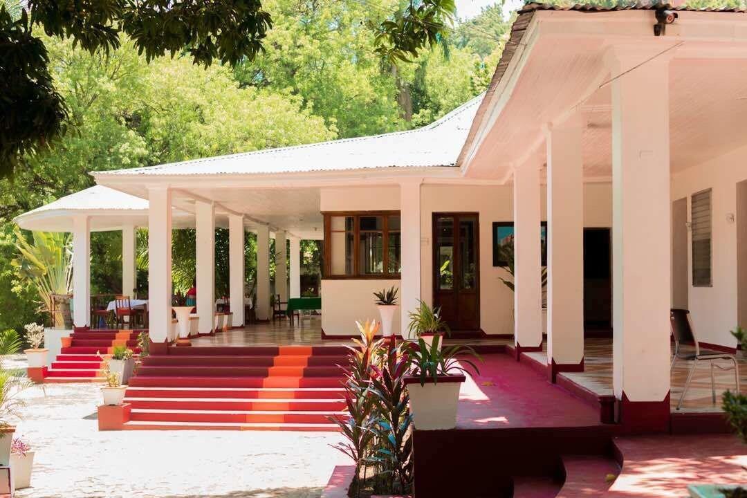 Varios Le Grand Hotel Beck