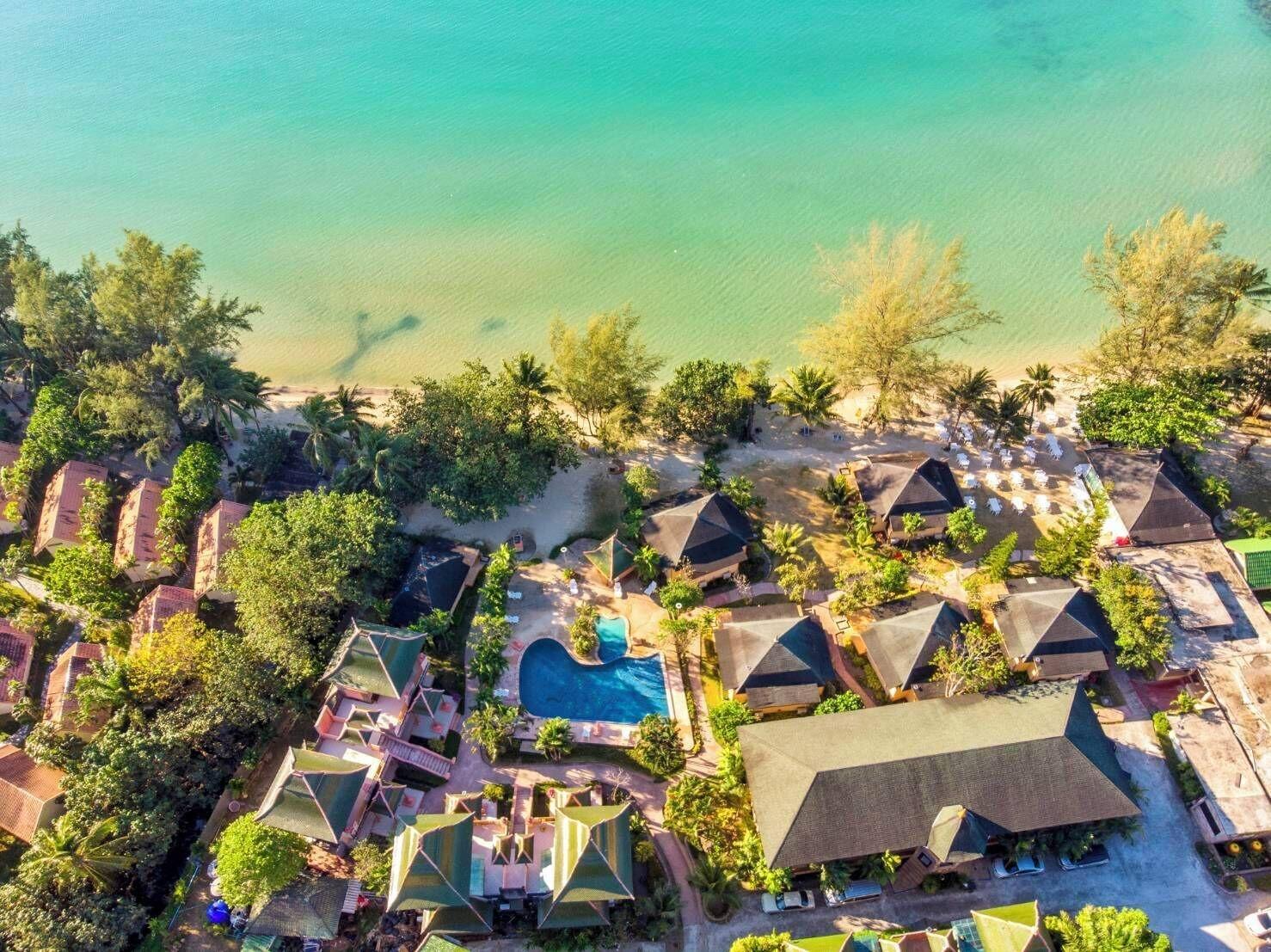 Varios Coconut Beach Resort