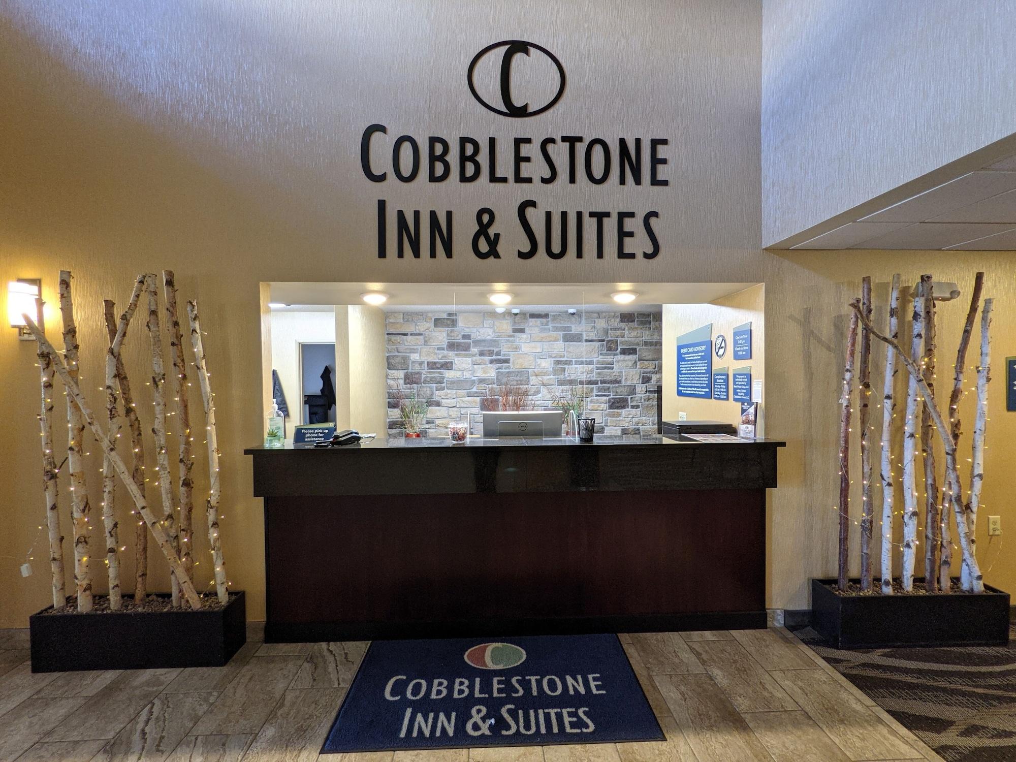 Vista Lobby Cobblestone Inn & Suites Merrill
