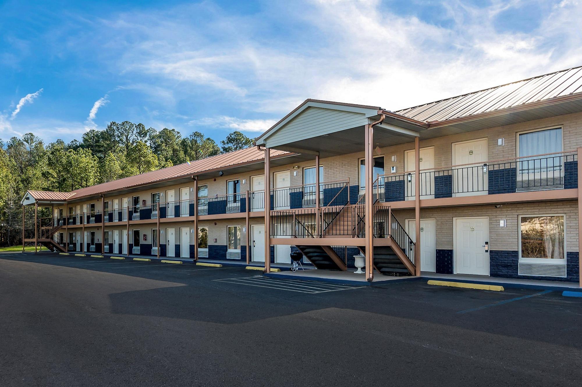 Vista Exterior Econo Lodge Selmer
