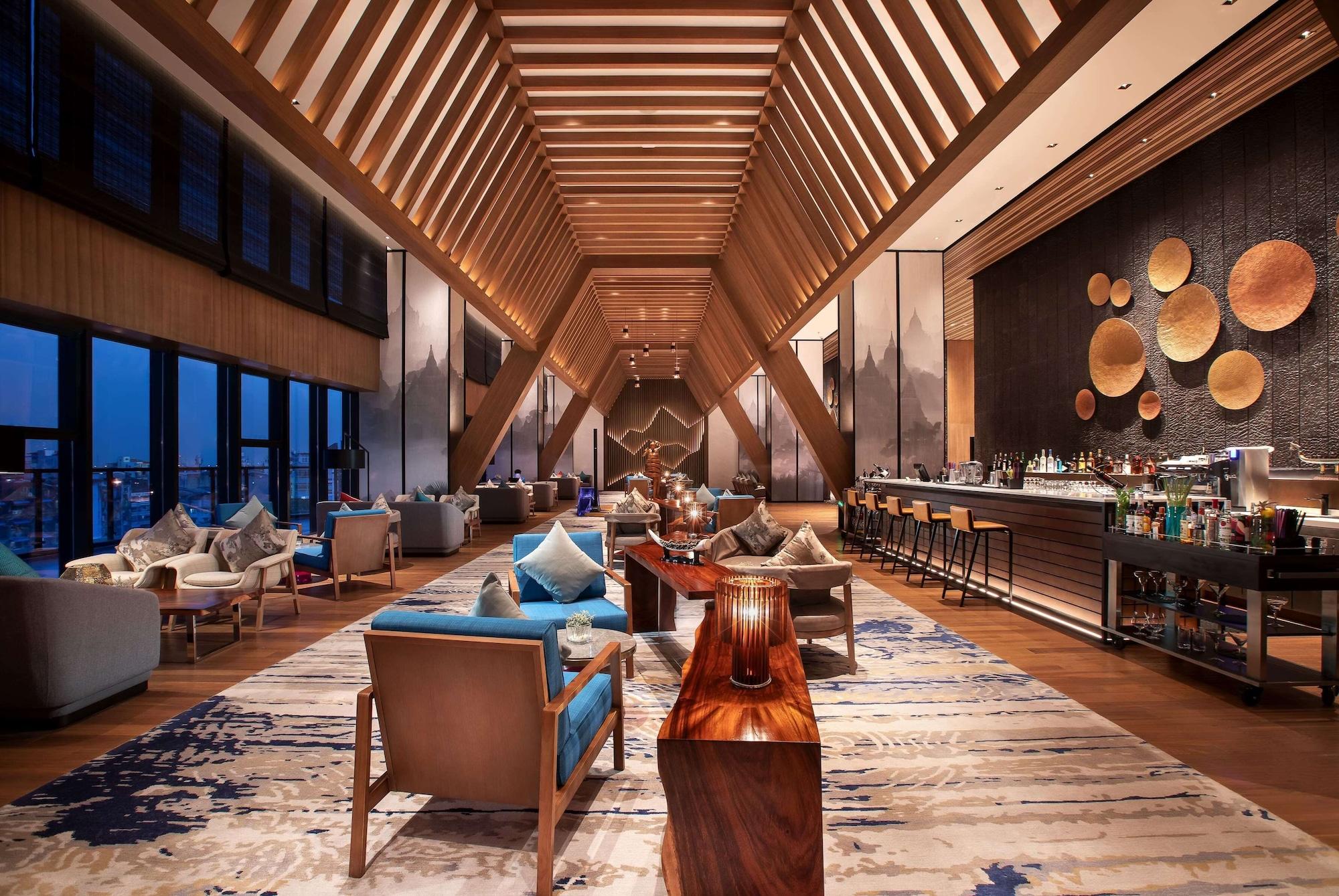 Vista Lobby Wyndham Grand Yangon Hotel